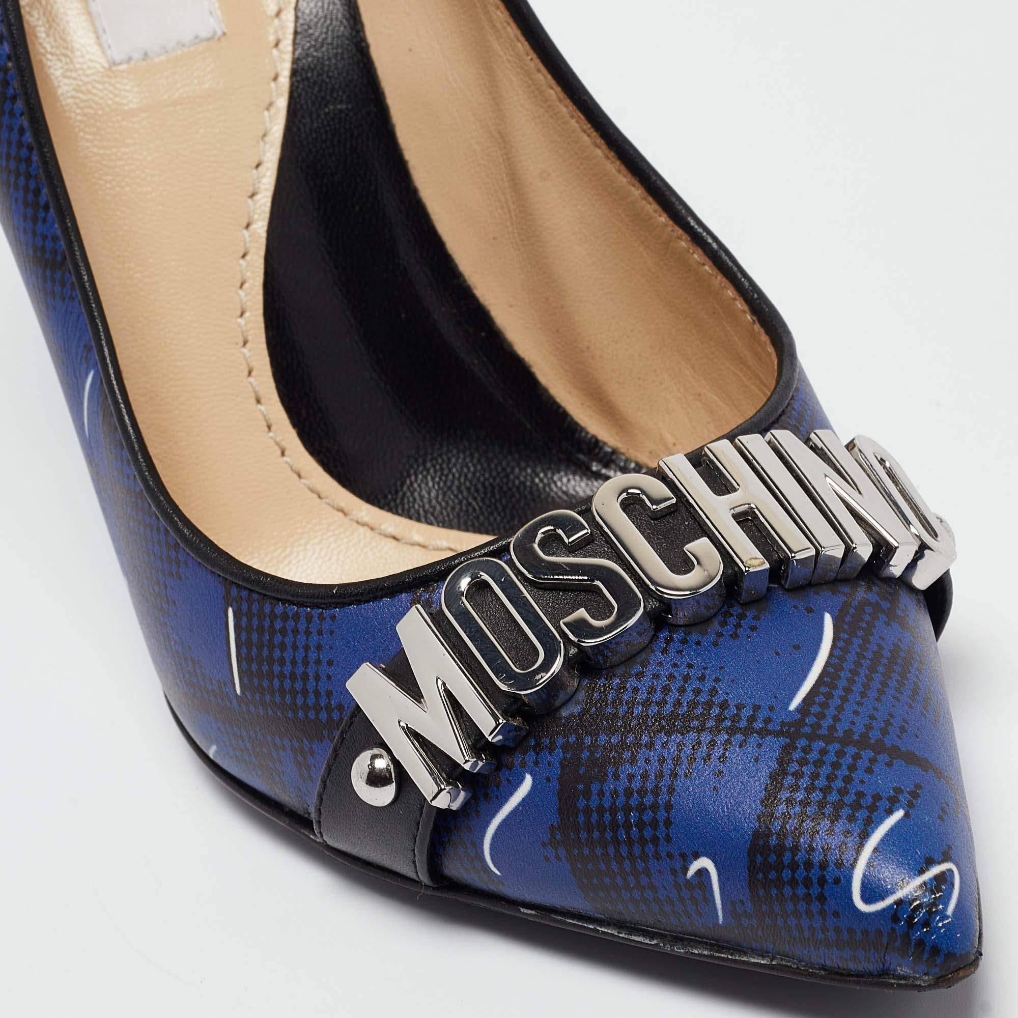 Moschino Blue Printed Leather Logo Buckle Pointed Toe Pumps Size 36 For Sale 3