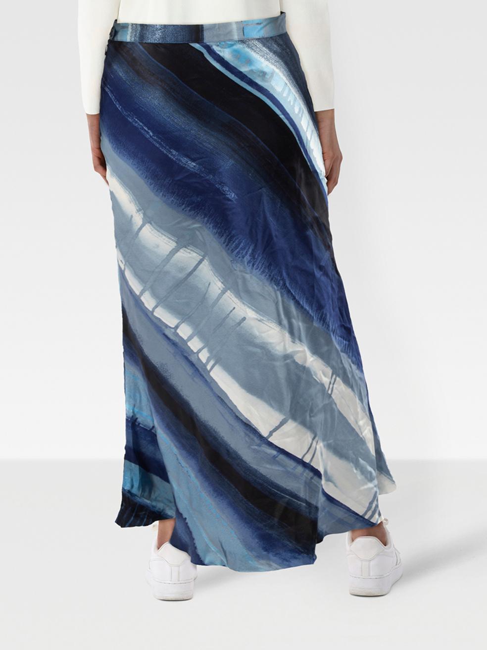 CONDITION is VeryGood. Hardly any visible wear to the skirt is evident on this used Moschino designer resale item.
 
 
 
 Details
 
 
 Moschino Jeans
 
 Blue
 
 Viscose
 
 Skirt
 
 Striped watercolour pattern
 
 Maxi
 
 Side zip and button