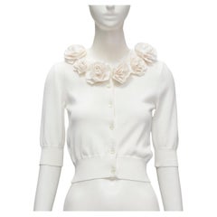 MOSCHINO Boutique - Cardigan court en coton blanc avec appliques florales 3D, taille IT 38 XS, 2020
