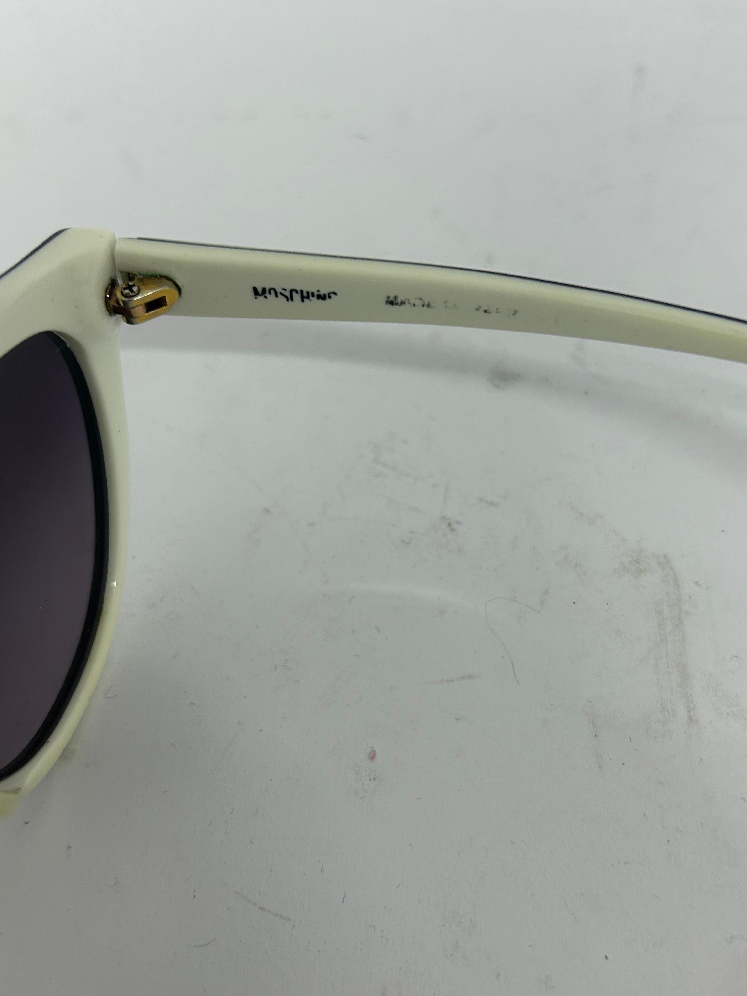 Moschino In Fair Condition For Sale In Amman, JO
