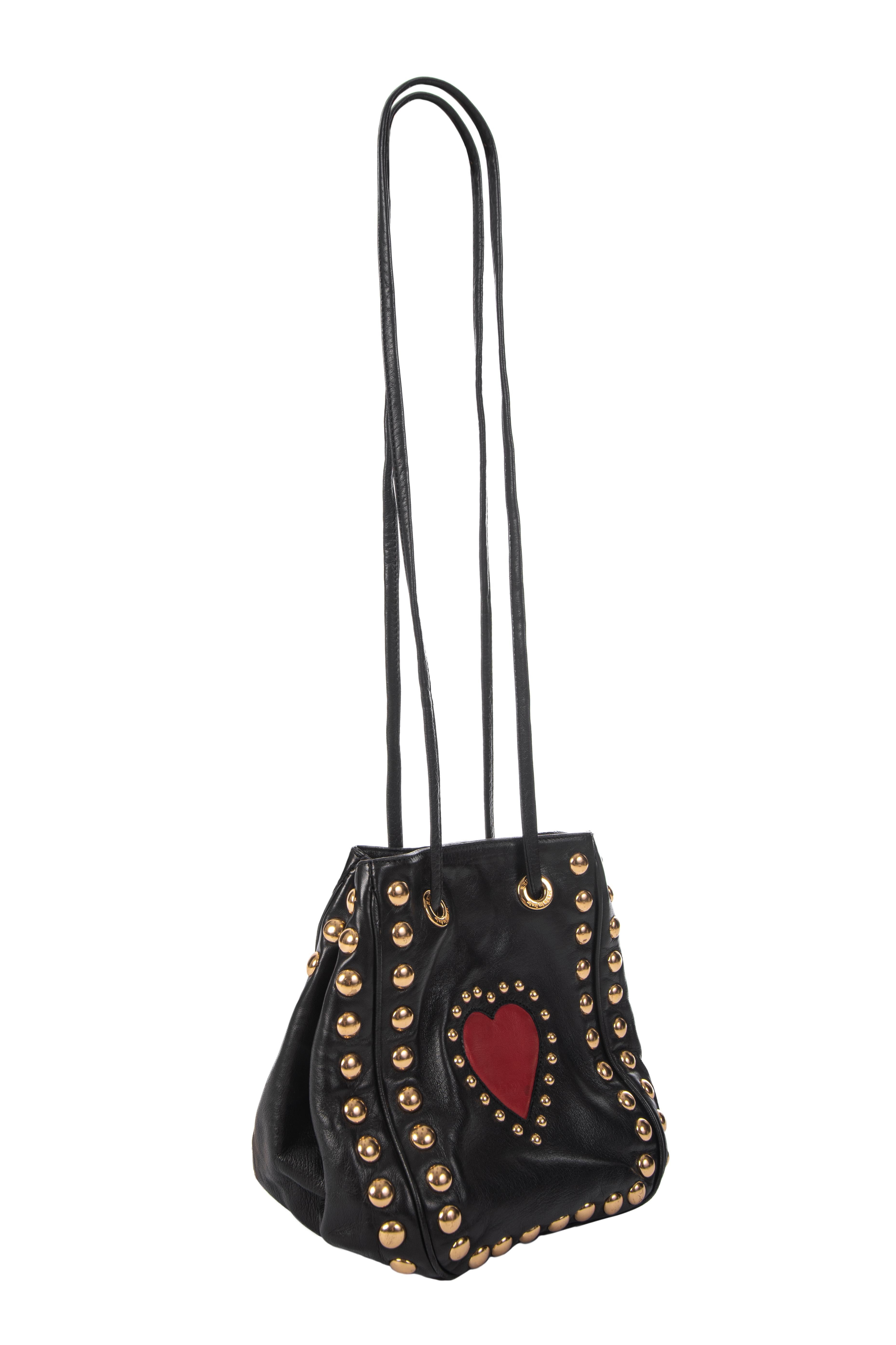 MOSCHINO by Redwall Black Red Heart-Appliqued & Studded Shoulder Bag, fin des années 1980 Excellent état à Munich, DE