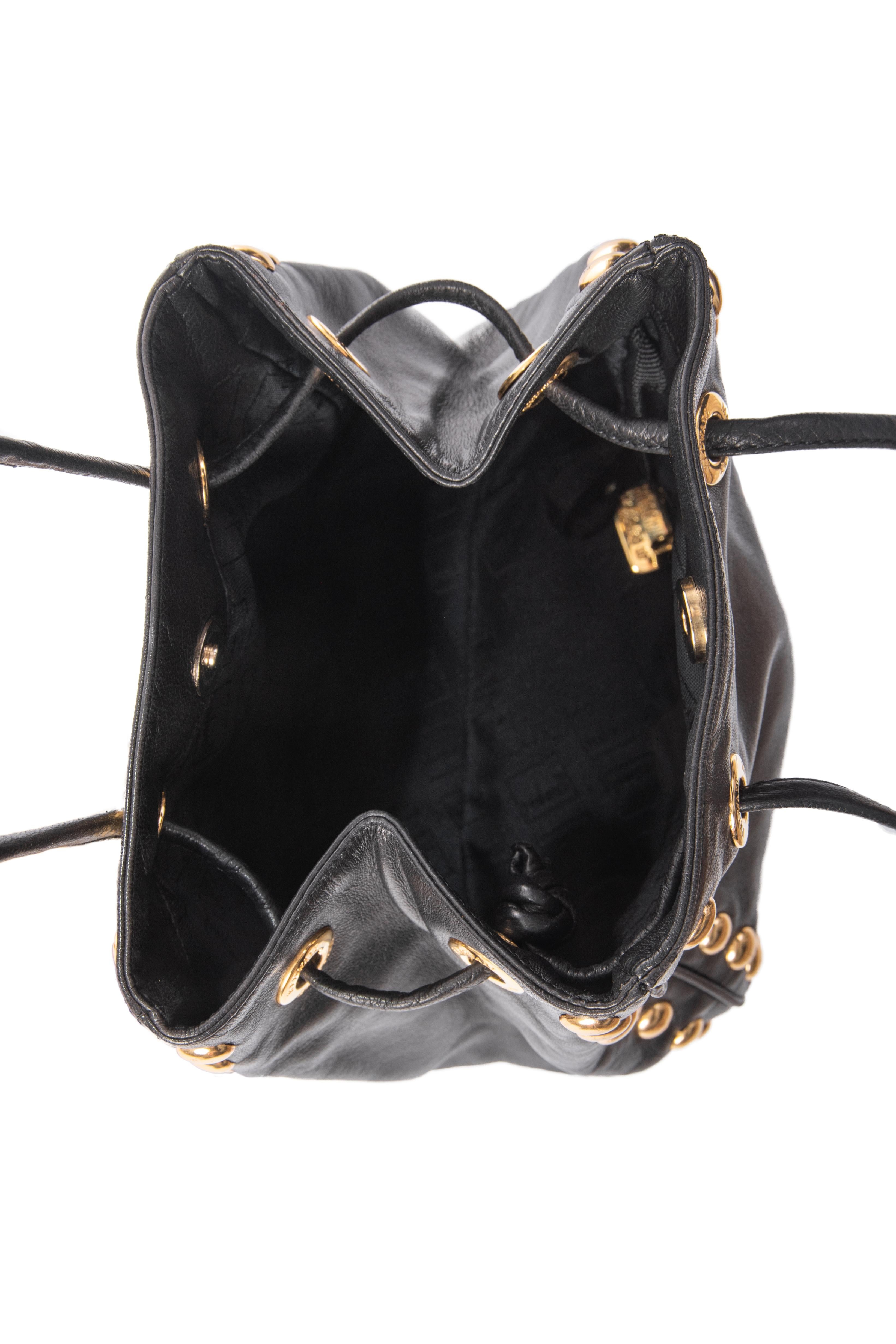 MOSCHINO by Redwall Black Red Heart-Appliqued & Studded Shoulder Bag, fin des années 1980 2