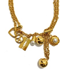 MOSCHINO by Redwall Kette, Halskette, Gürtel und Anhänger aus vergoldetem Metall