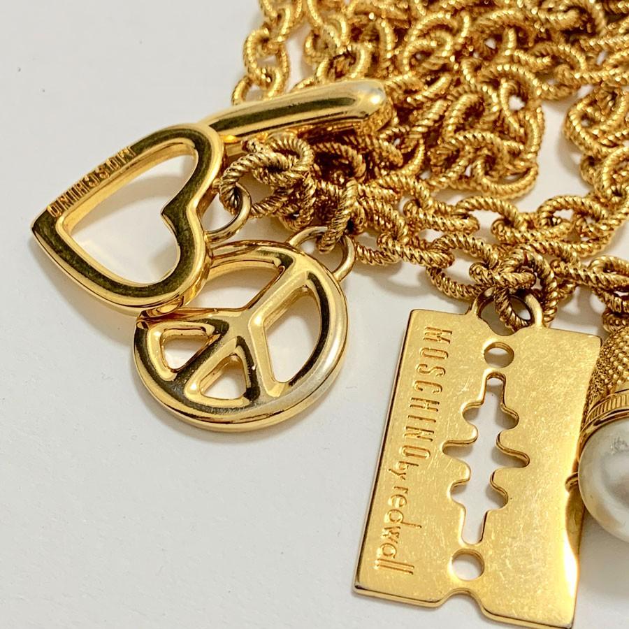 MOSCHINO par Redwall Chaîne collier, ceinture et breloques en métal doré en vente 3