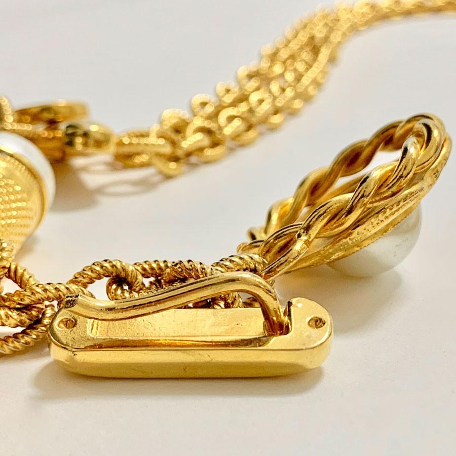 MOSCHINO par Redwall Chaîne collier, ceinture et breloques en métal doré en vente 5