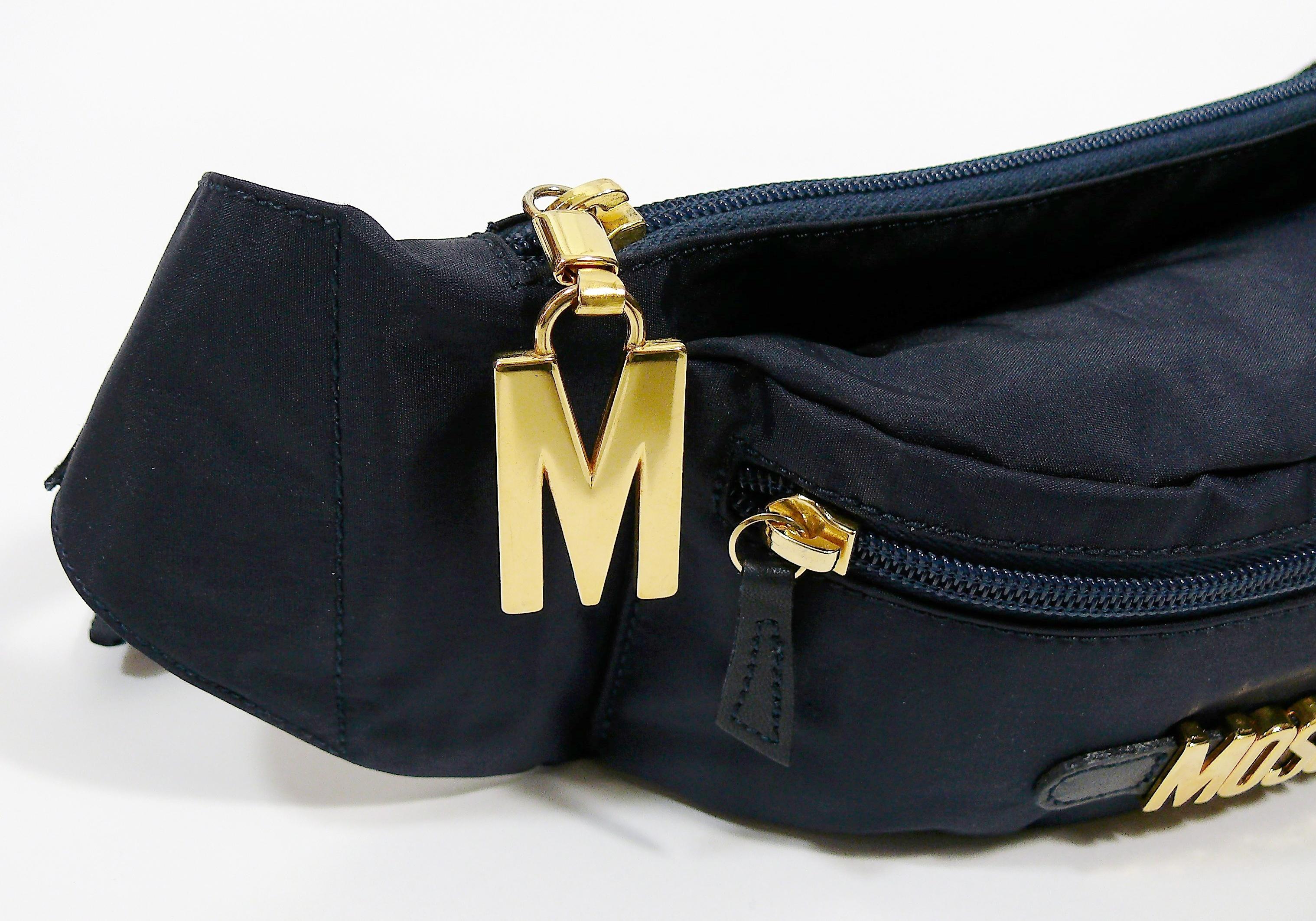 Moschino by Redwall - Sac banane bleu marine vintage en vente 6