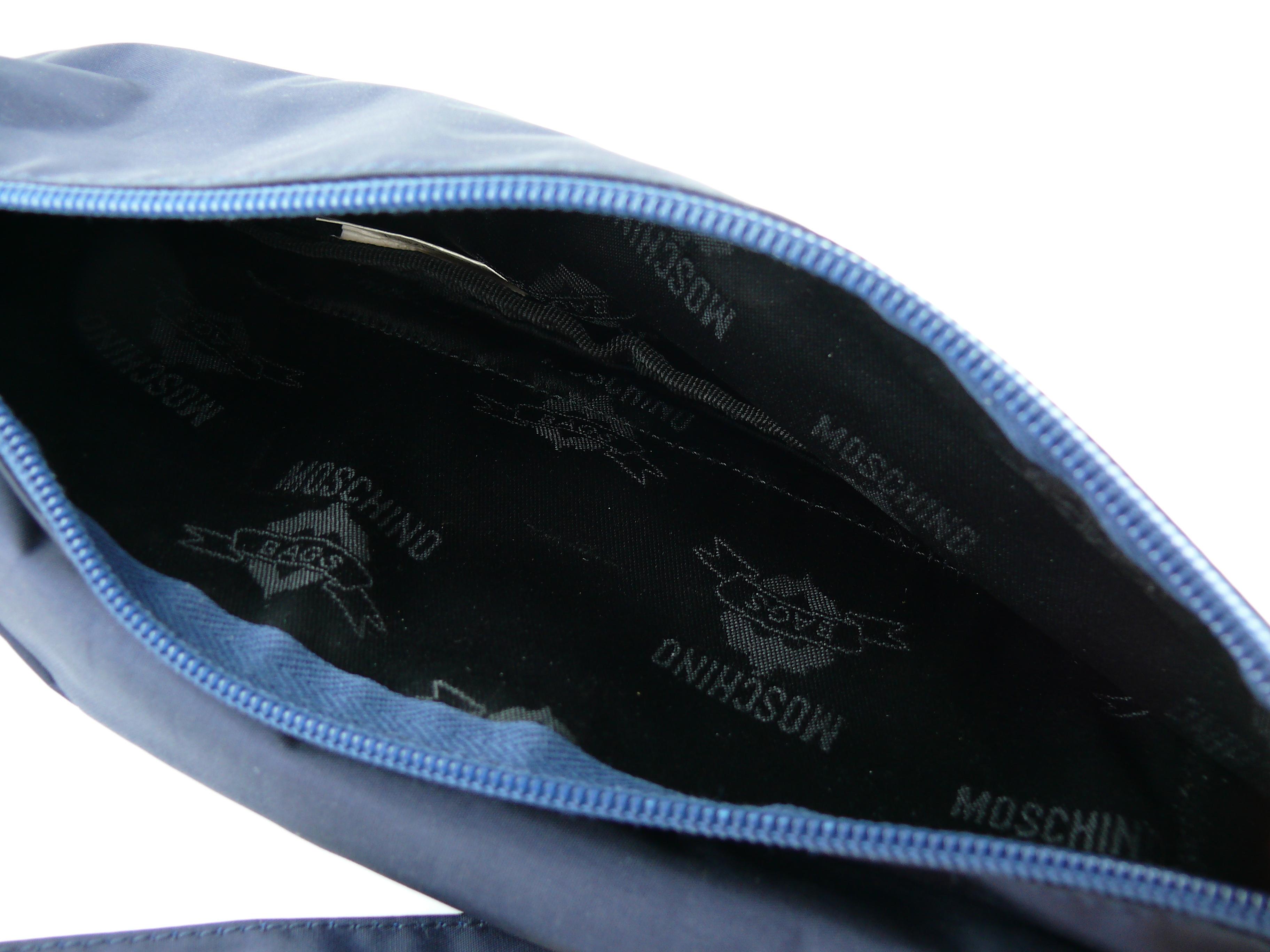 Moschino by Redwall - Sac banane bleu marine vintage en vente 9