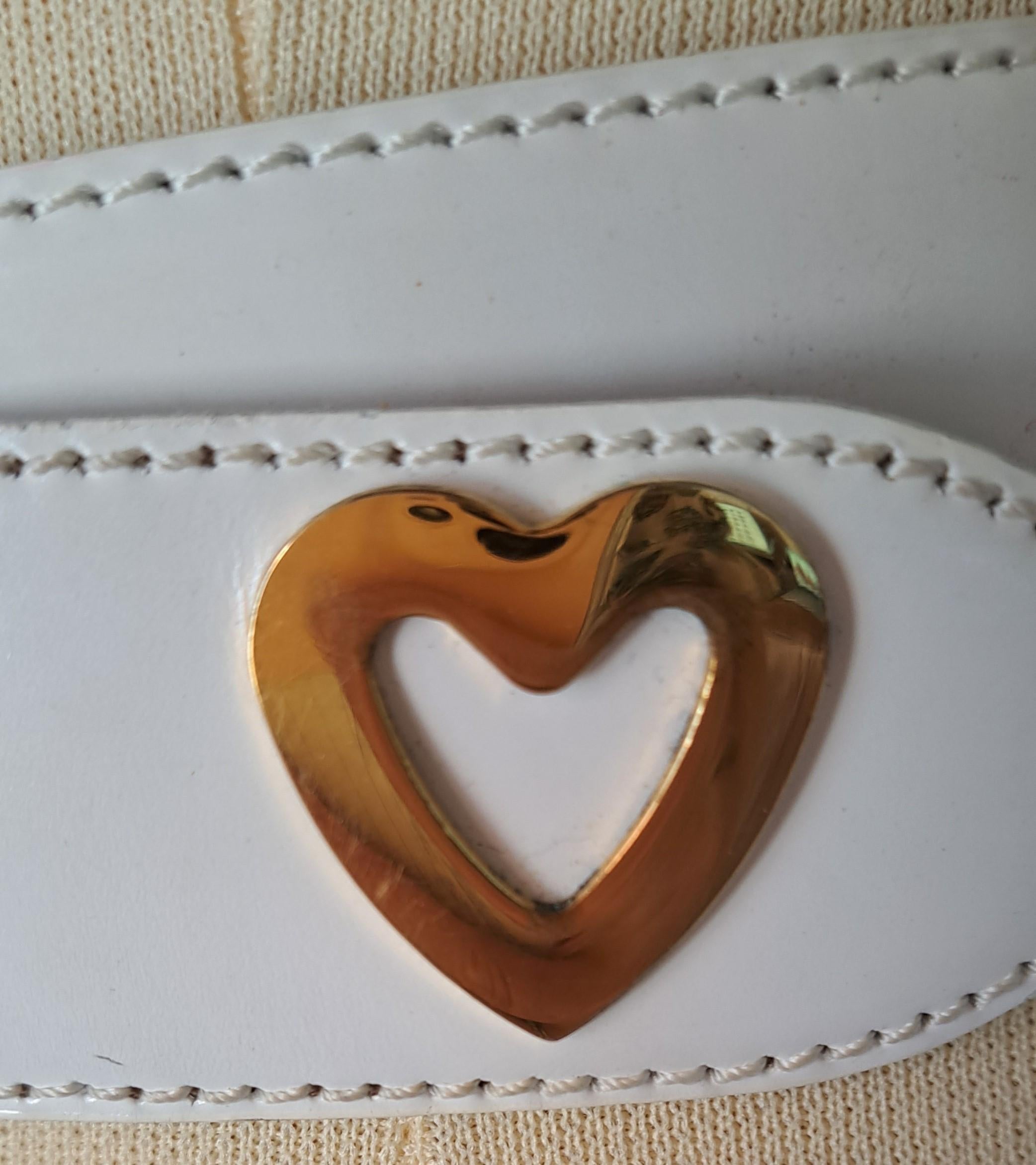 Moschino by Redwall White Leather Belt Gold Cows Hearts 1980s In Good Condition For Sale In 'S-HERTOGENBOSCH, NL