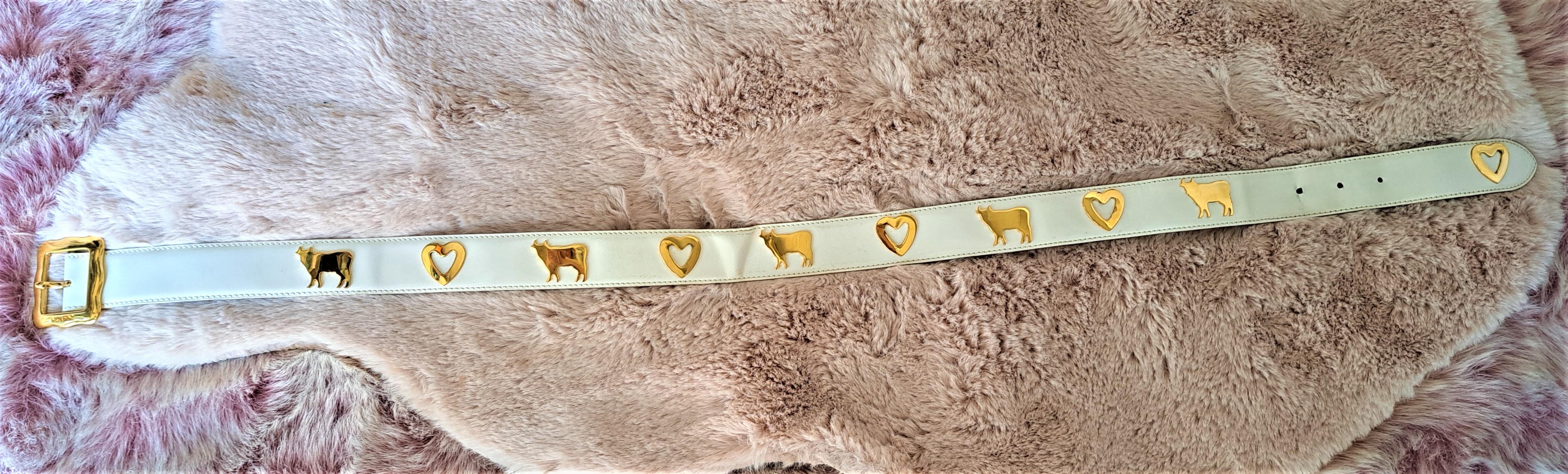 Women's Moschino by Redwall White Leather Belt Gold Cows Hearts 1980s For Sale