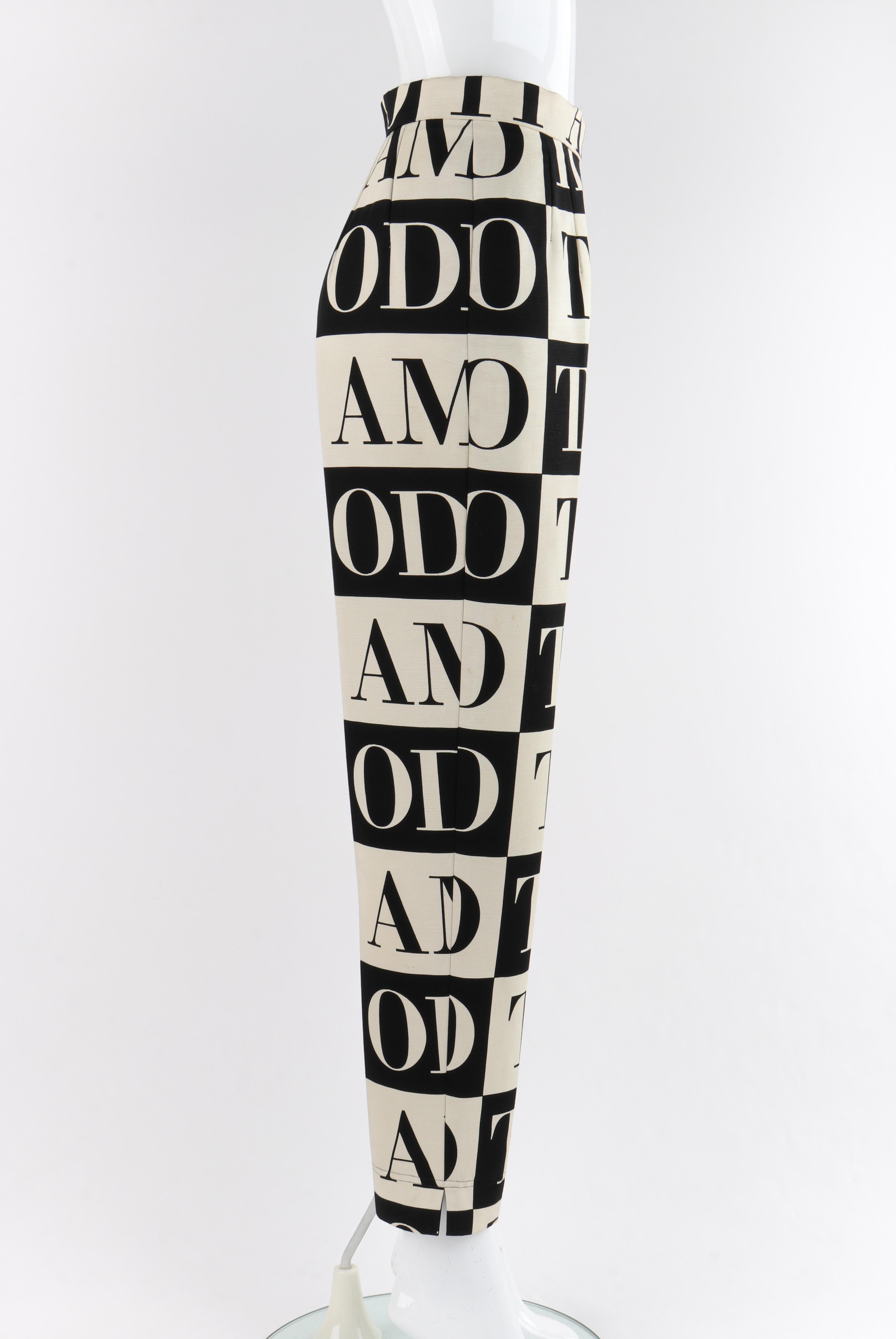 Blanc Pantalon noir à imprimé crème « Ti Amo Ti Odio » Cheap & Chic MOSCHINO des années 1990 en vente