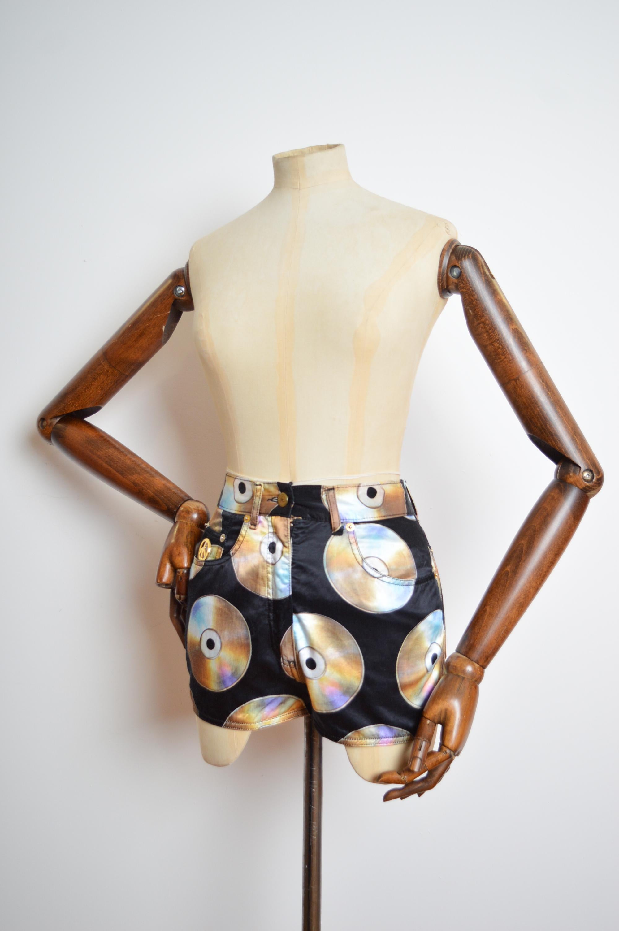 Moschino CD Print 1990s Compact Disc Music pattern Black High waisted Shorts For Sale 2