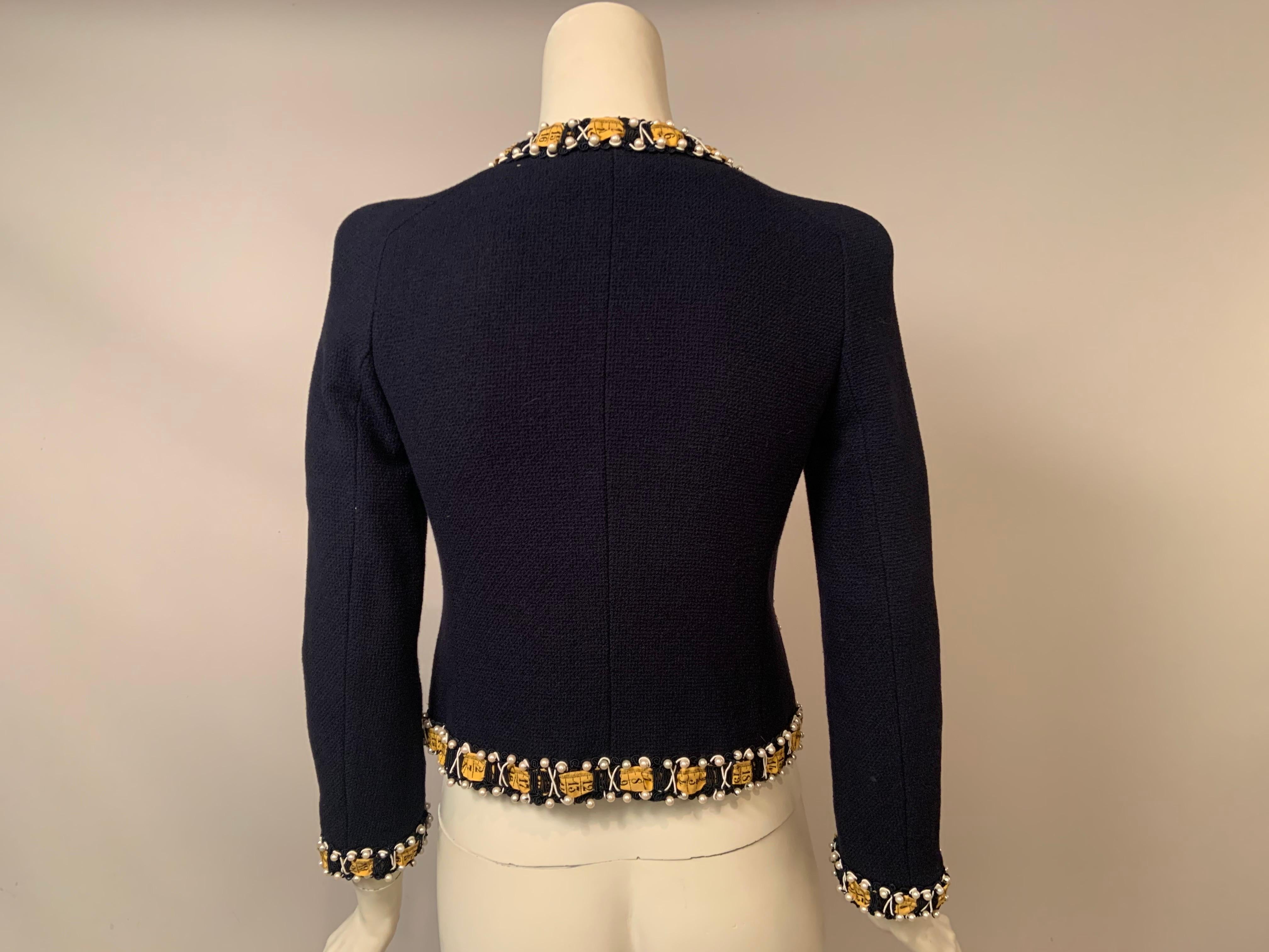 Moschino Chanel Style Jacke mit Perlen, Fingerhüten und Maßbandbesatz im Angebot 5
