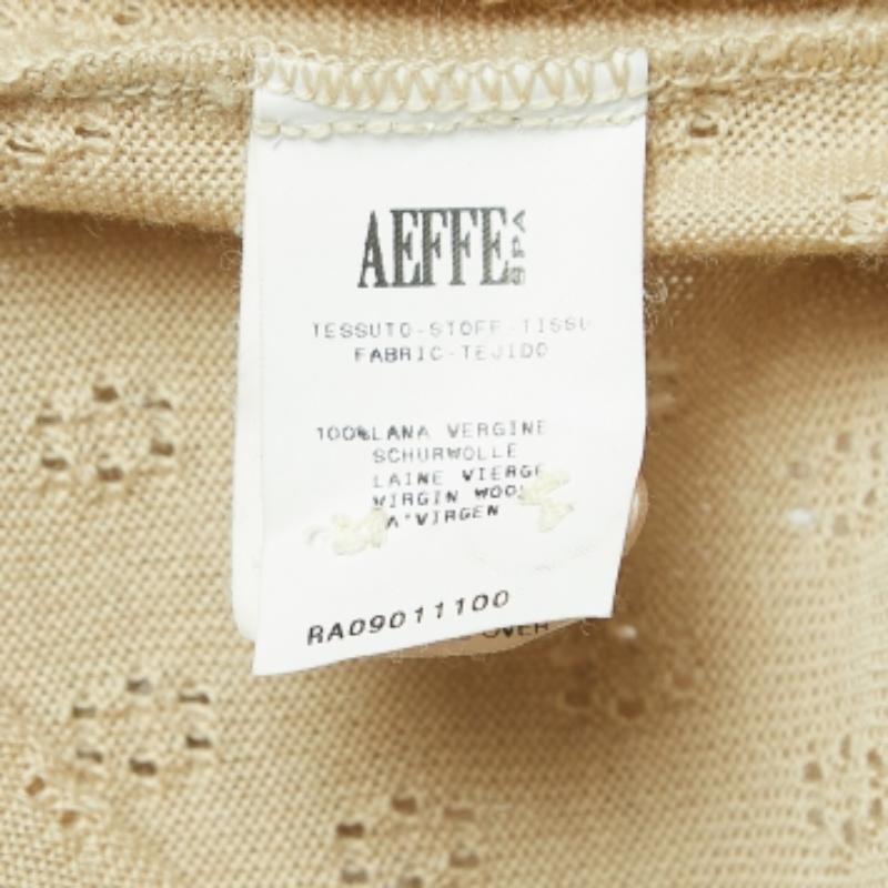 Moschino Cheap and Chic Cardigan en laine perforée beige/rose à boutons sur le devant M. Pour femmes en vente