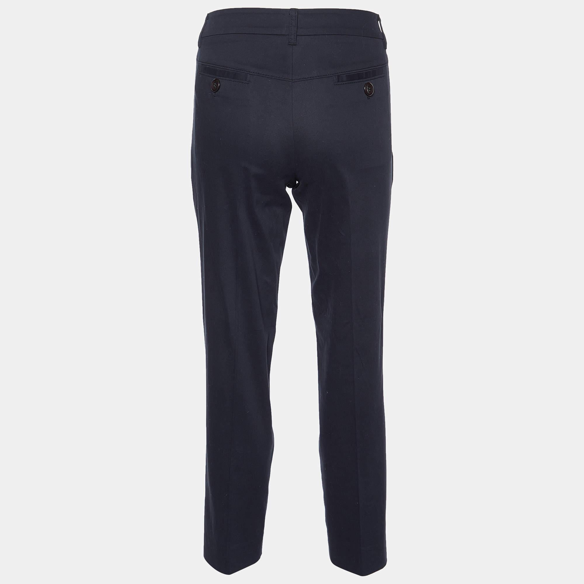 Ce pantalon rehausse votre tenue de soirée. Conçu dans une silhouette et une coupe superbes, ce pantalon vous donnera à coup sûr une allure élégante.
