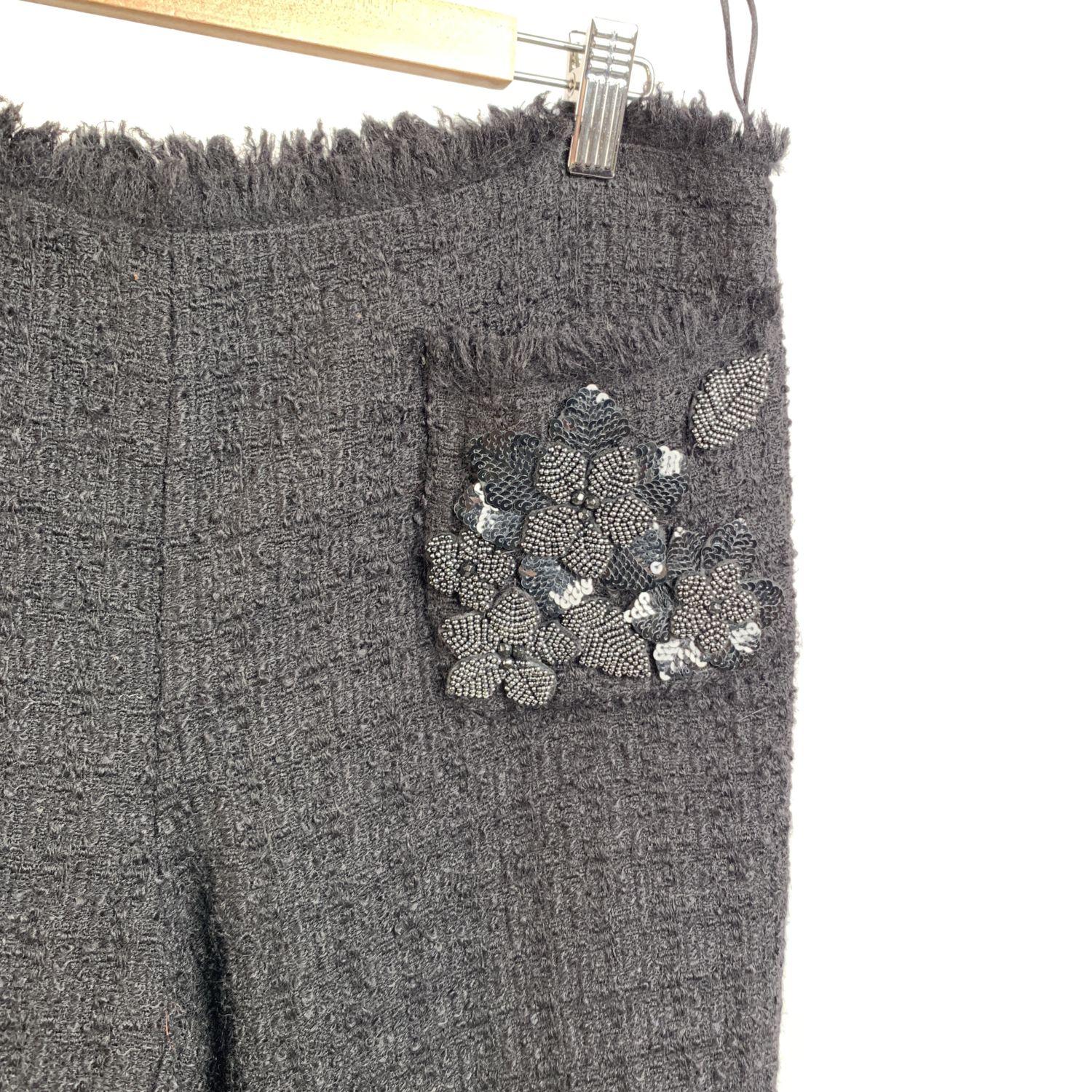 Moschino Cheap and Chic Black Wool Bouclè Trousers Size 44 In Excellent Condition In Rome, Rome
