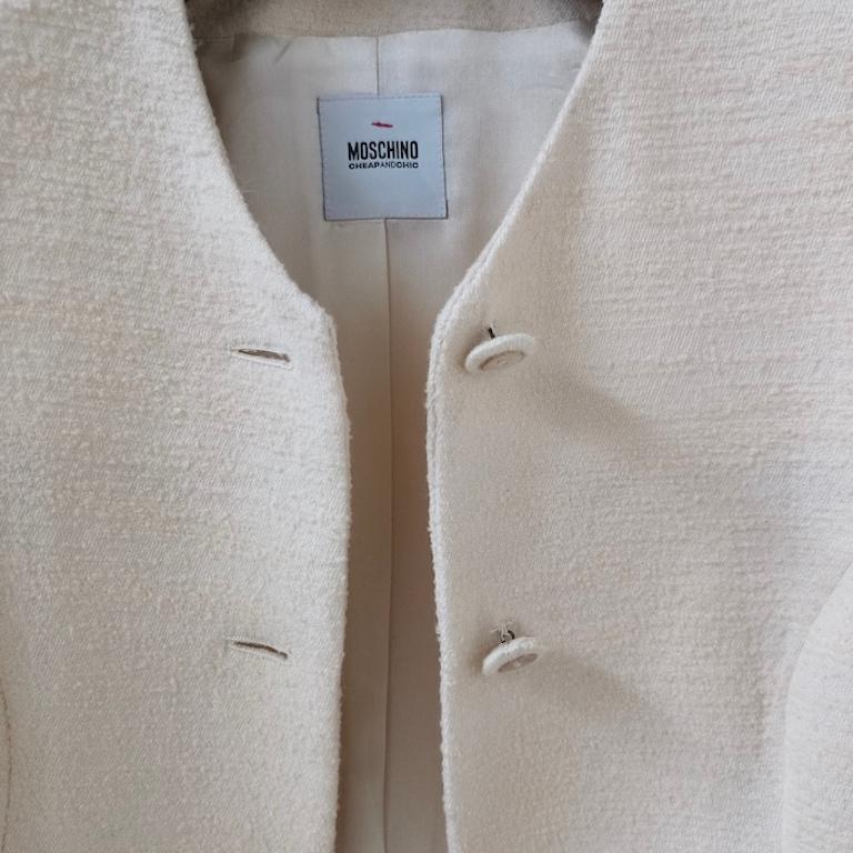 Moschino Cheap and Chic Cream Bouclé Wool Short Jacket in vendita 5