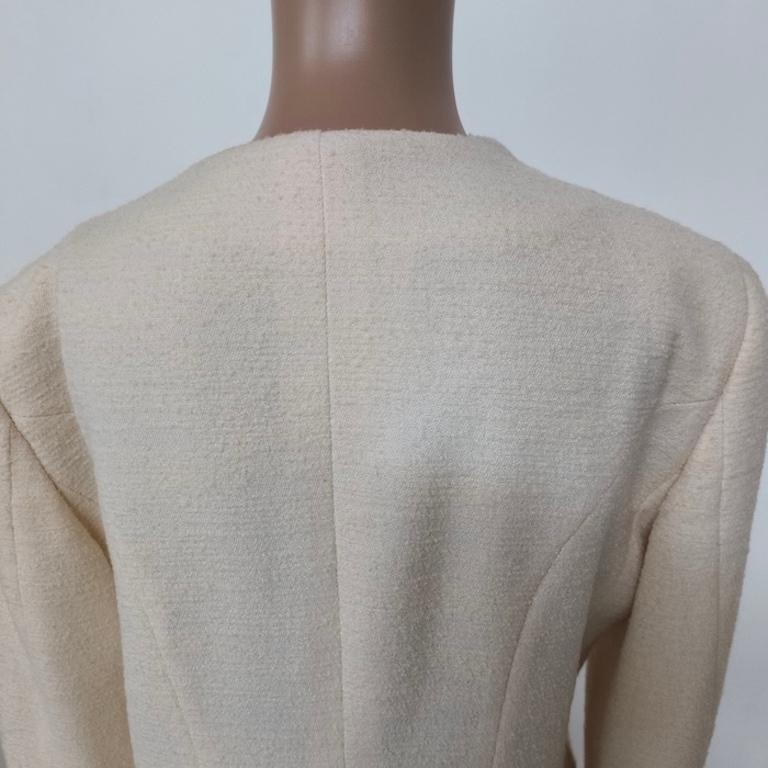 Moschino Cheap and Chic Cream Bouclé Wool Short Jacket in vendita 9