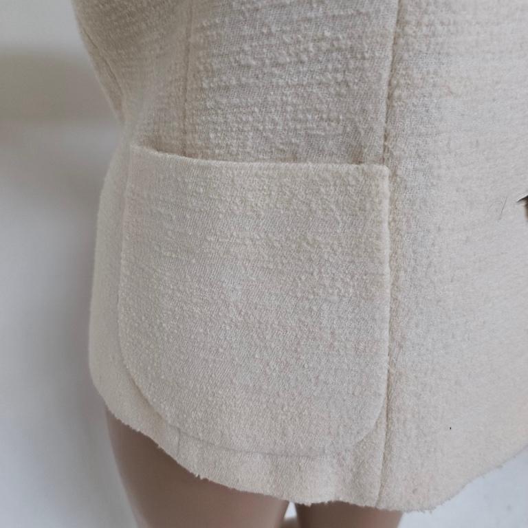 Moschino Cheap and Chic Cream Bouclé Wool Short Jacket in vendita 10