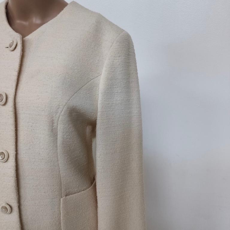 Moschino Cheap and Chic Cream Bouclé Wool Short Jacket In condizioni buone in vendita a Milano, IT