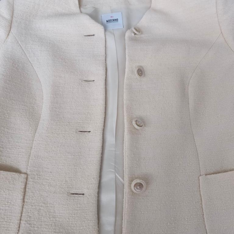 Moschino Cheap and Chic Cream Bouclé Wool Short Jacket in vendita 4