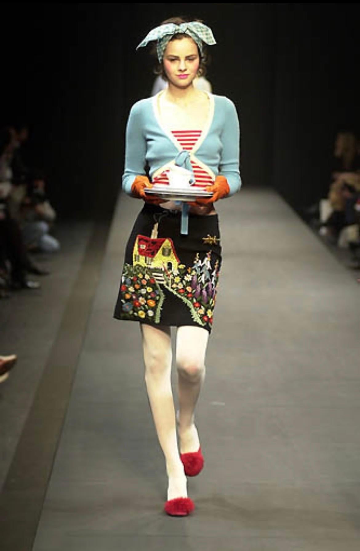 Nero Moschino Cheap and Chic A/I 2001 Gonna in lana ricamata nera in vendita