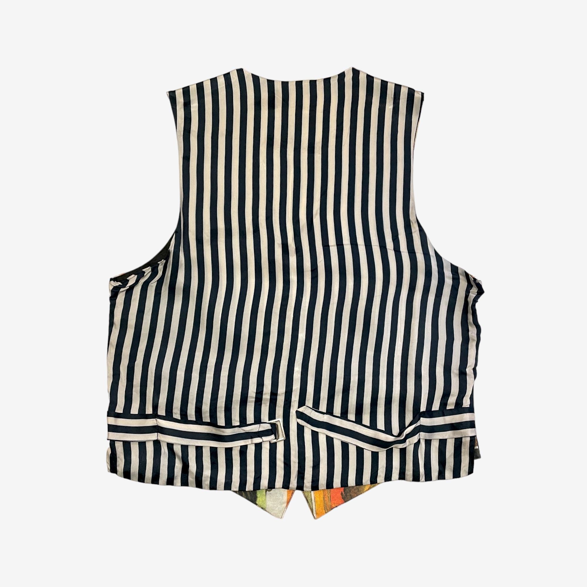 Rare Moschino Cheap And Chic Gilet 
S/S 1995
Size: 50 IT 
Measures: Shoulders 33cm / Length 60cm
Materials: 100% Cotton
Conditions: Good 


