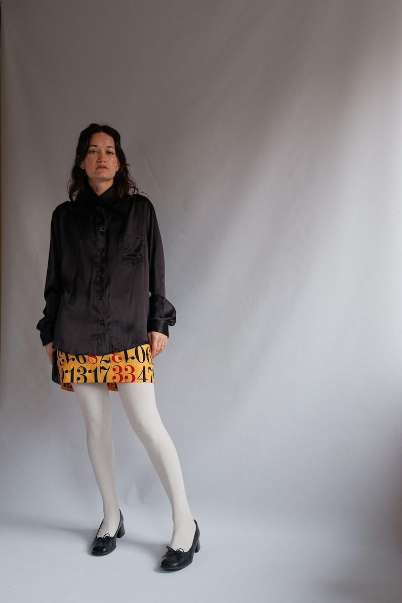 Moschino Cheap and Chic  Iconic Yellow Pencil Skirt with Black and red numbers In Good Condition For Sale In Berlin, DE