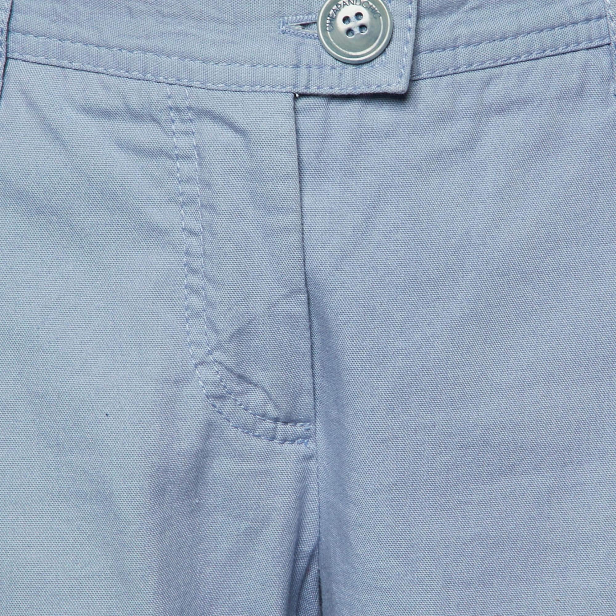 Bleu Moschino Cheap and Chic Pantalon Capri en coton bleu ciel M. en vente