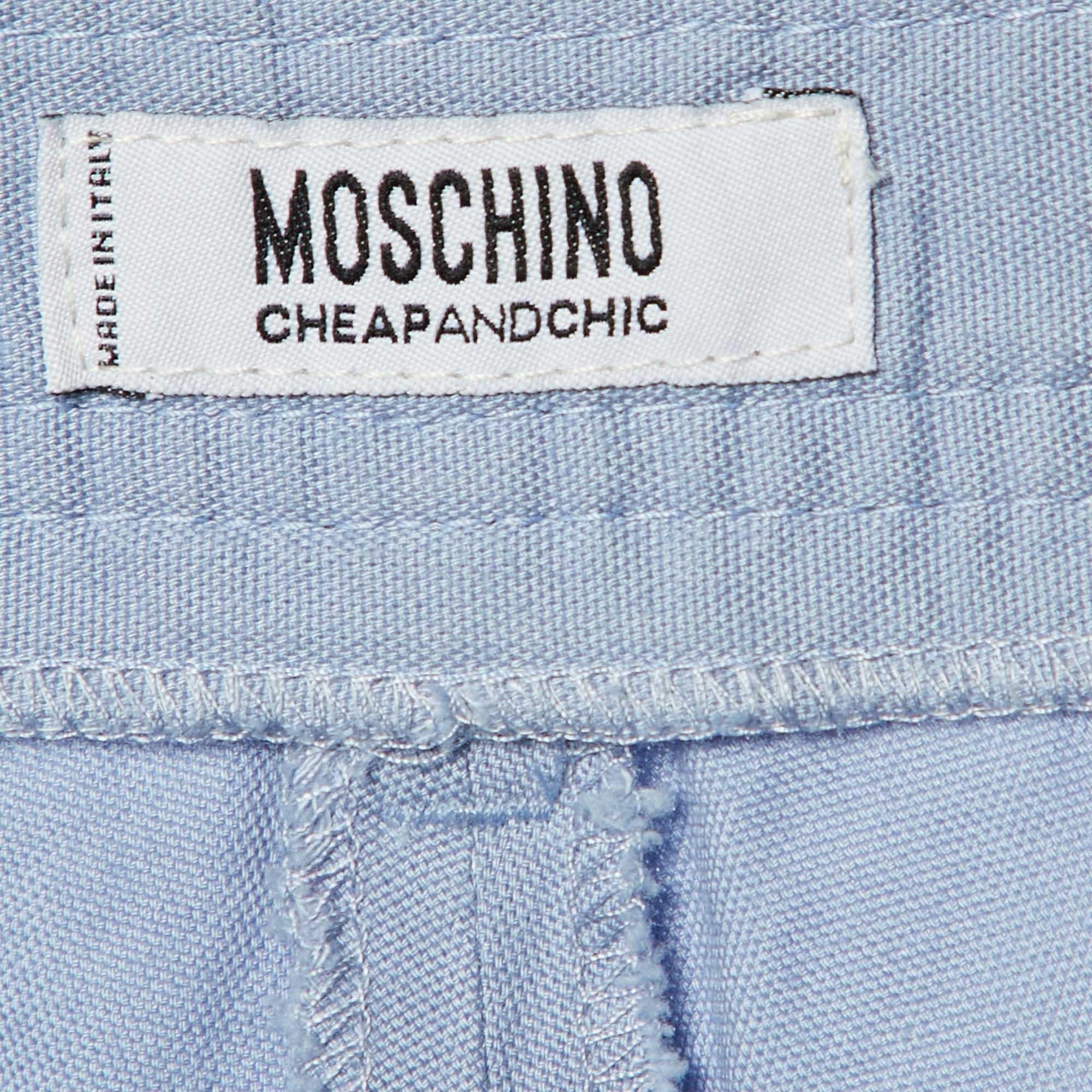 Moschino Cheap and Chic Pantalon Capri en coton bleu ciel M. Bon état - En vente à Dubai, Al Qouz 2