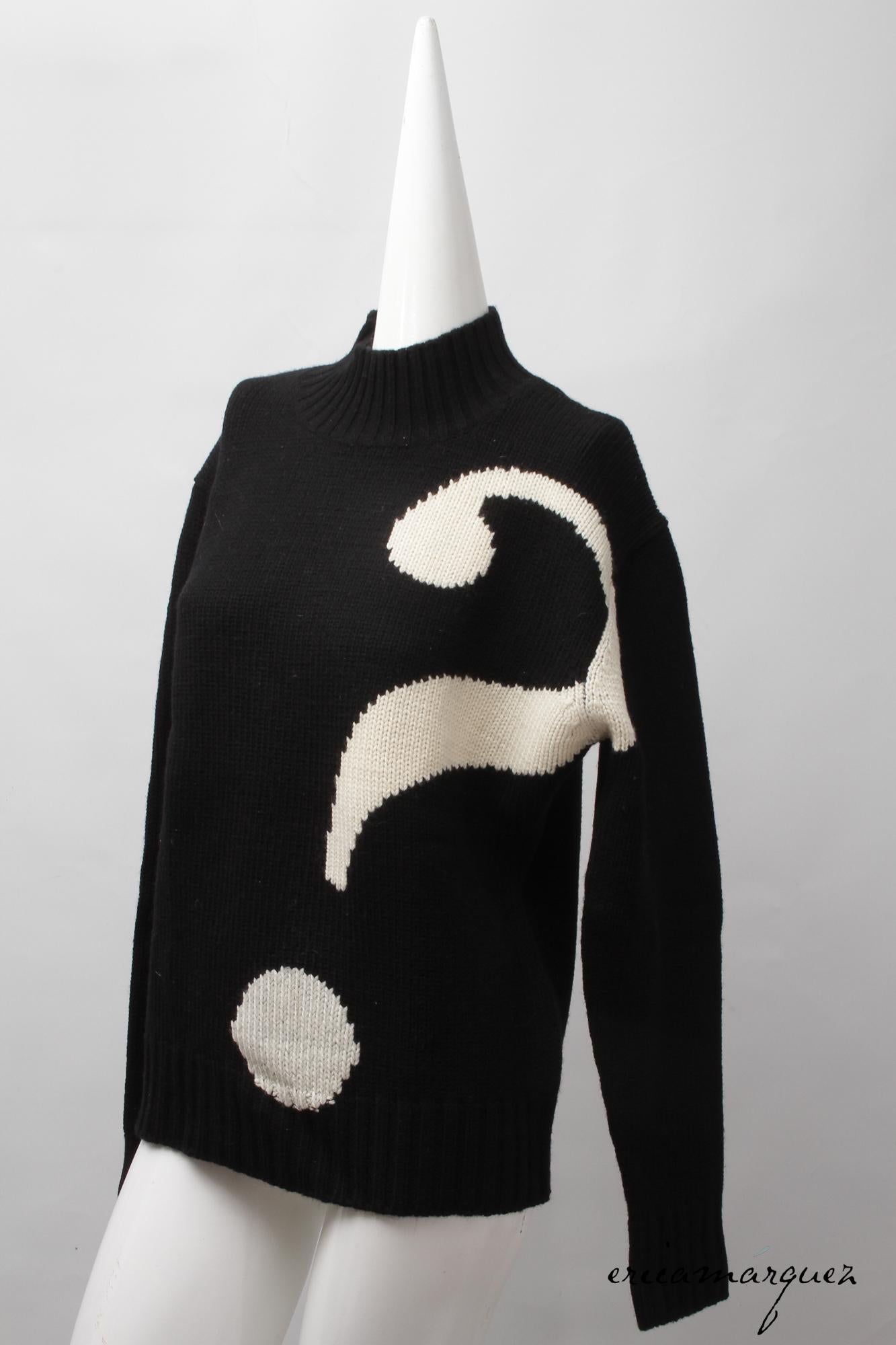 Noir MOSCHINO, Cheap and Chic, Mens Black, Wool, Mock Neck Sweater with Question Mark (Pull noir en laine avec point d'interrogation) en vente