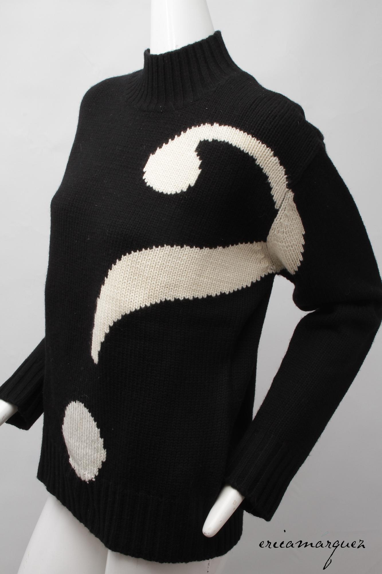 MOSCHINO, Cheap and Chic, Mens Black, Wool, Mock Neck Sweater with Question Mark (Pull noir en laine avec point d'interrogation) Pour hommes en vente