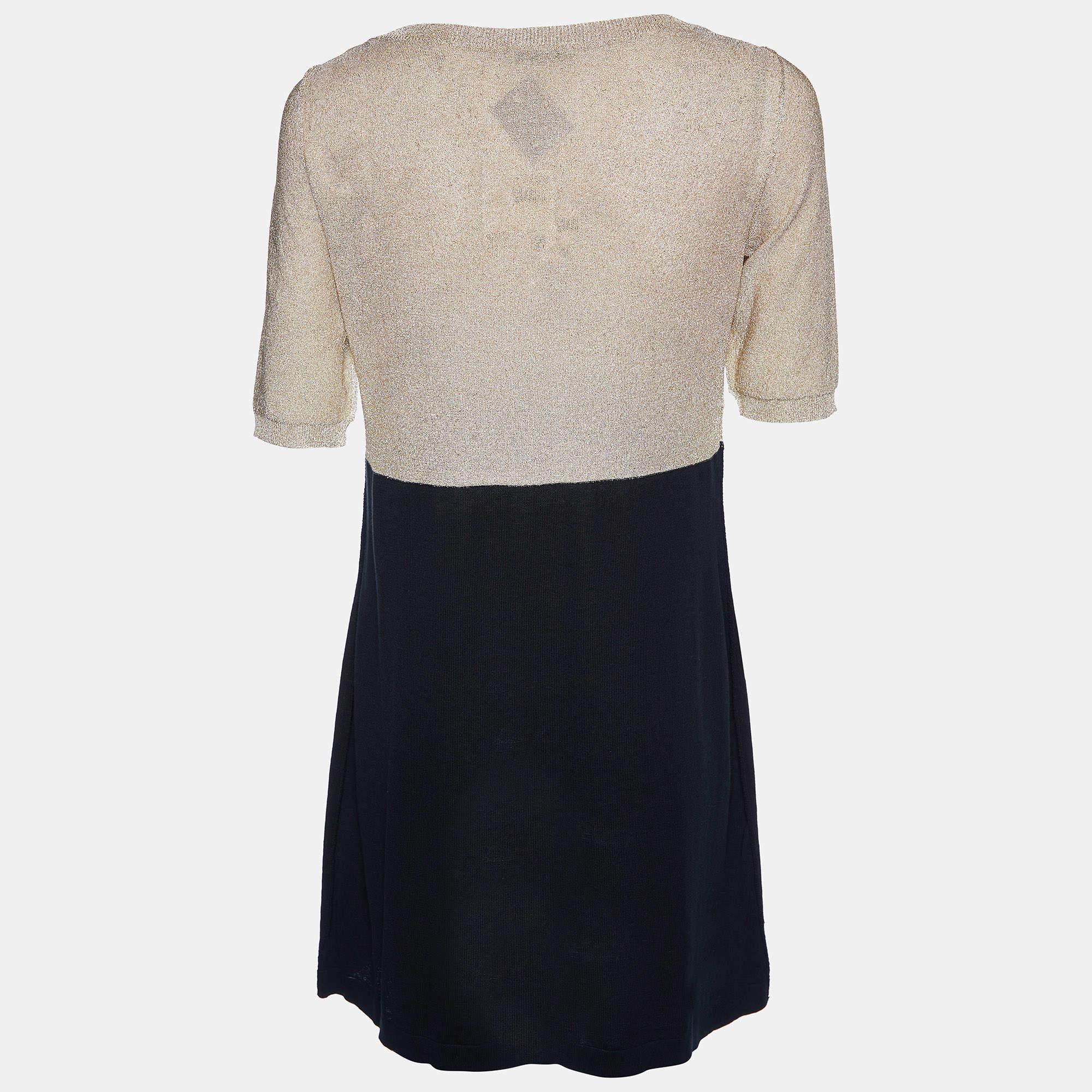 Exhibit a stylish look by wearing this beautiful designer dress. Tailored using fine fabric this dress has a chic silhouette for a framing fit. Style the creation with chic accessories and pumps.