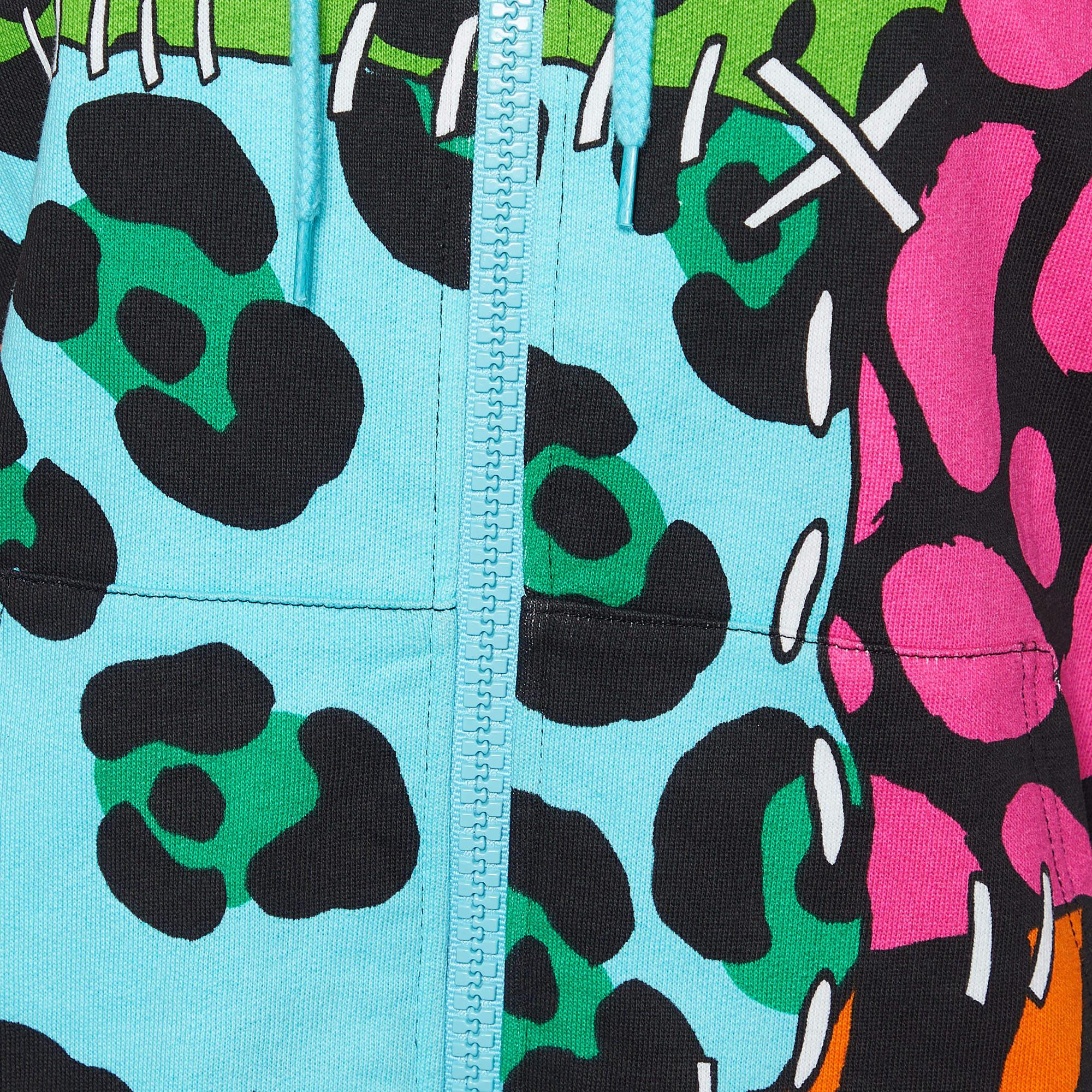Blu Moschino Cheap and Chic Felpa con cappuccio senza maniche in cotone stampato multicolore I.L.A. in vendita