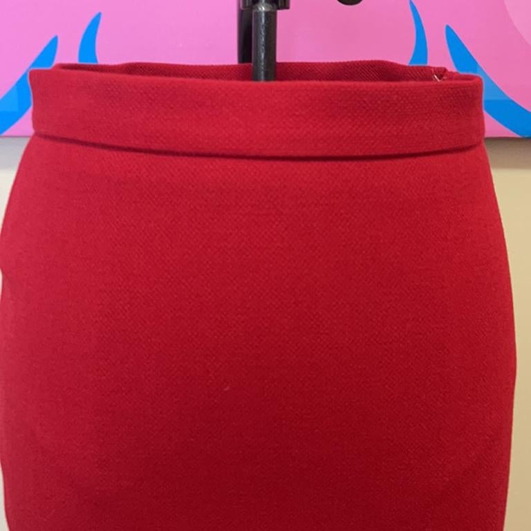 Moschino Cheap and Chic Red Wool Pencil Skirt In Good Condition For Sale In Los Angeles, CA