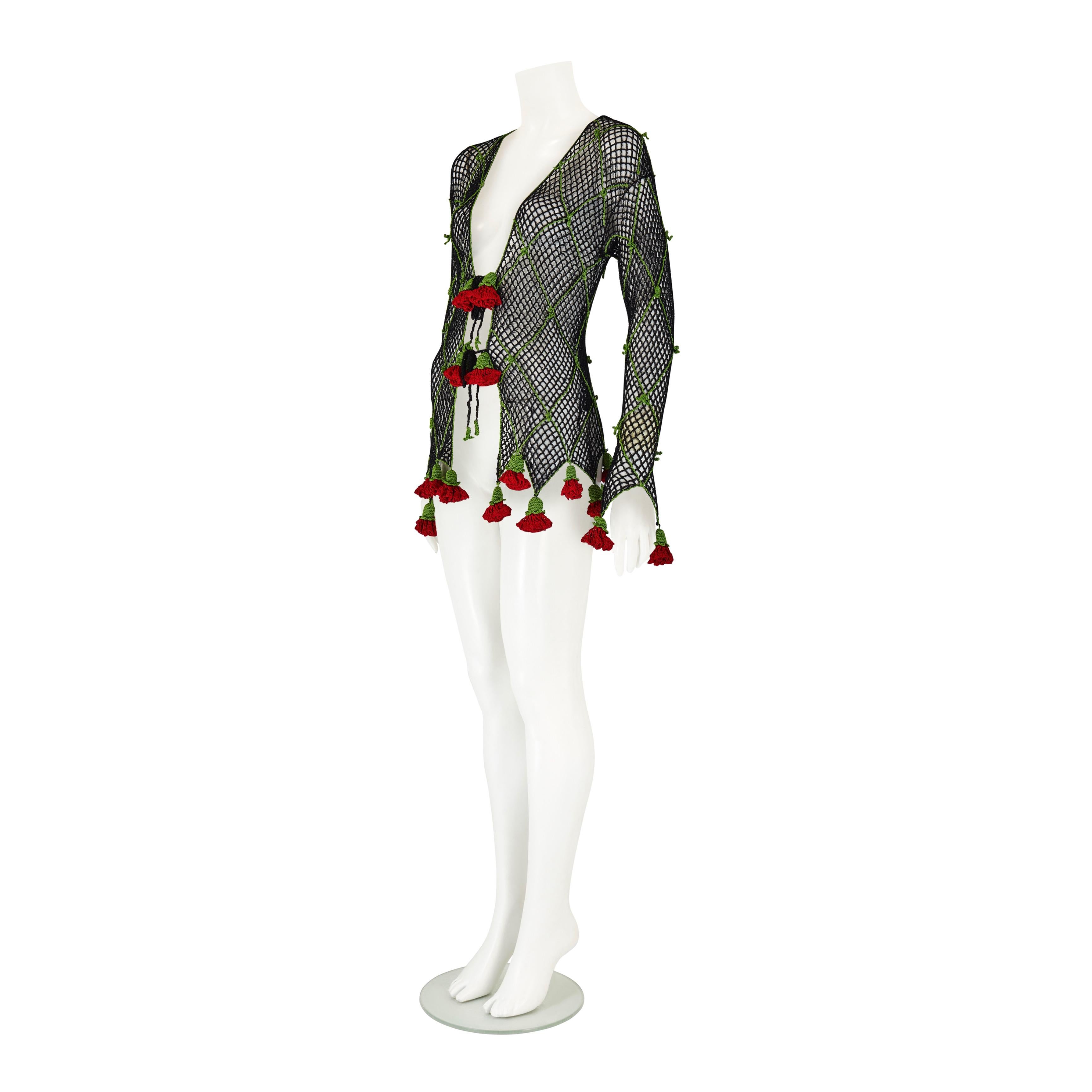 Nero Moschino Cheap and Chic P/E 1997 Cardigan nero in maglia all'uncinetto con rose rosse in vendita
