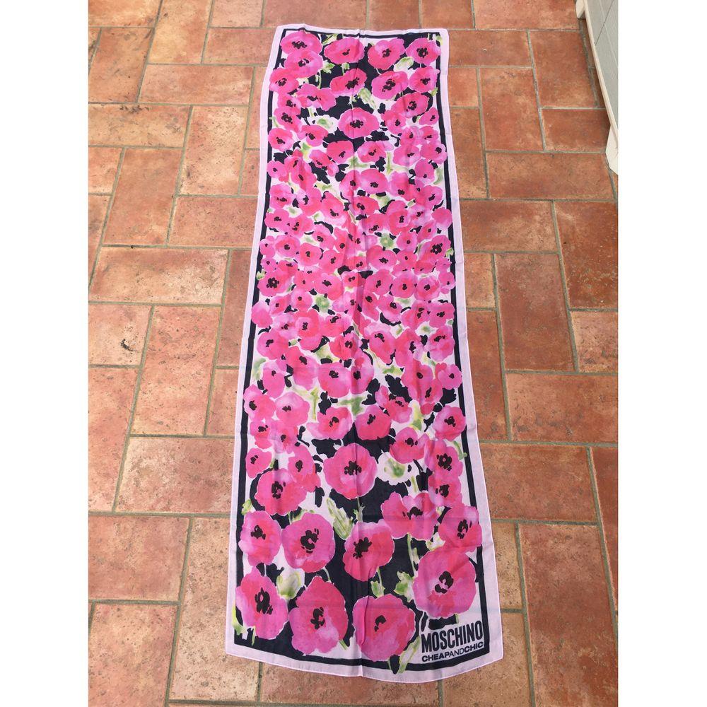 Moschino Cheap And Chic Silk Stole in Pink

 Moschino Cheap and Chic stole. 
 The flowers look like they are painted with watercolors. 
 Measures 150cm X 55cm. In silk. 
 Good general condition, shows signs of normal use.

General