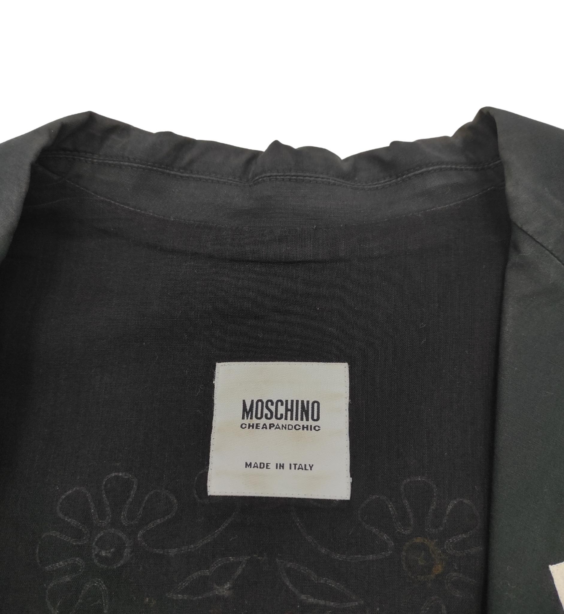 Moschino Cheap and Chic snowflake and elephant decor black blazer For Sale 6