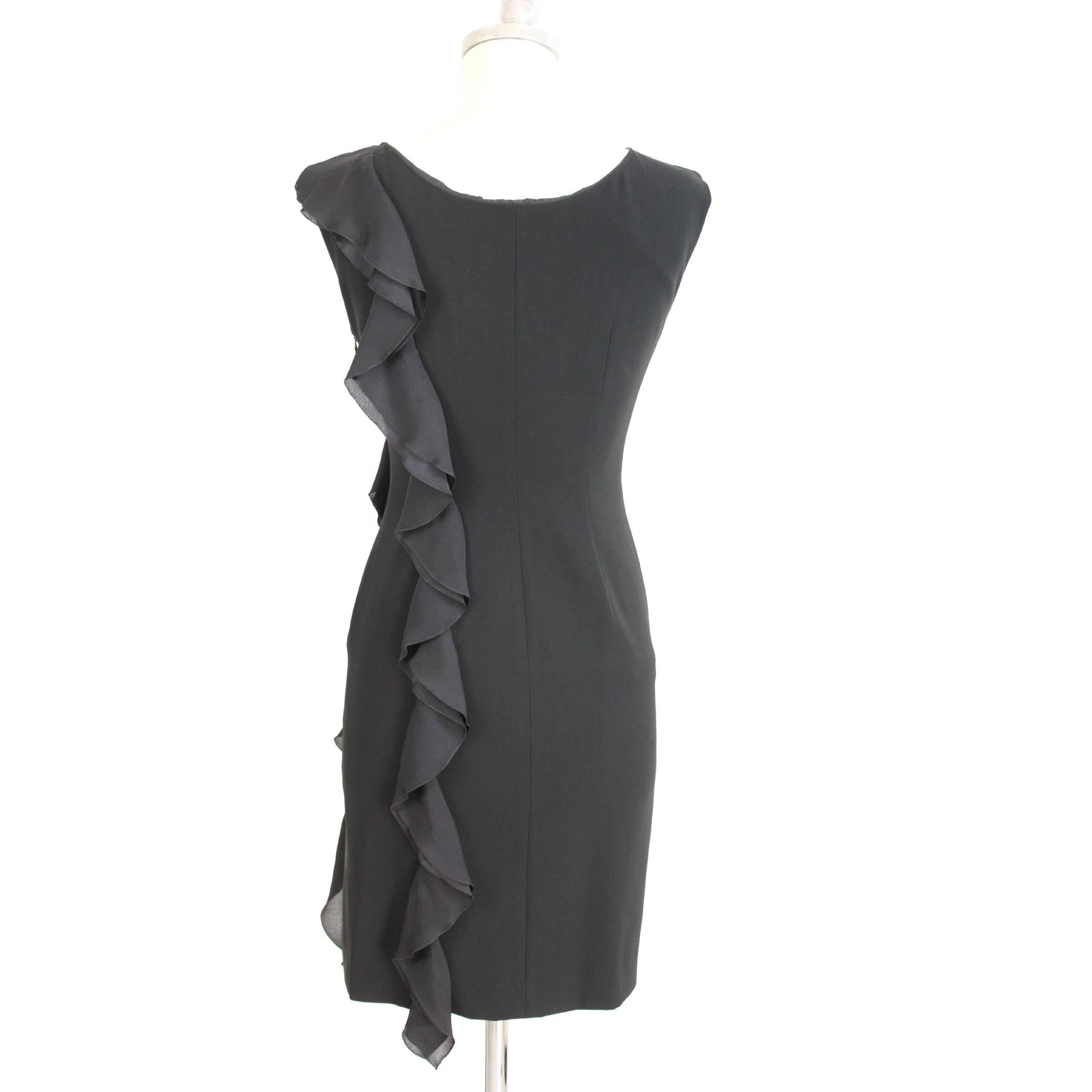 Moschino Cheap and Chic Vintage Black Sheath Dress  In Excellent Condition For Sale In Brindisi, IT