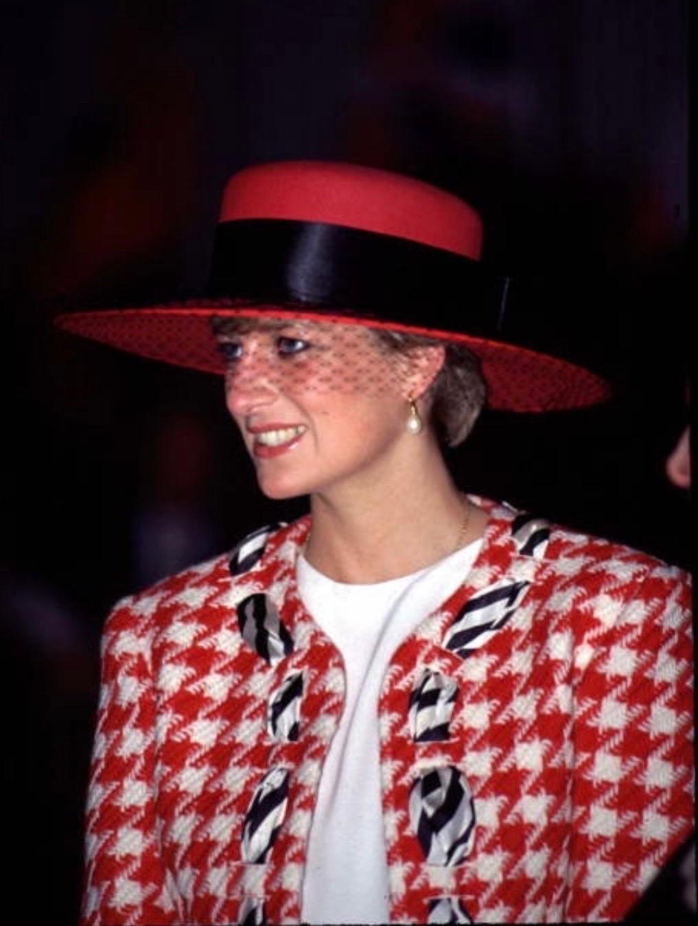 Moschino Cheap and Chic Vintage Houndstooth Jacket as seen on Princess Diana In Excellent Condition In Concord, NC