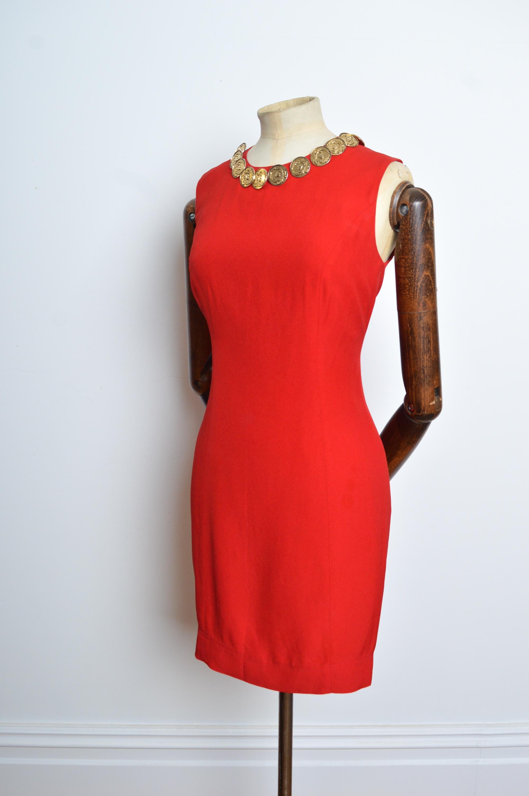 MOSCHINO Cheap & Chic Vestido con Cuello de Monedero Rojo Cereza de los años 90 - Minivestido en venta 5