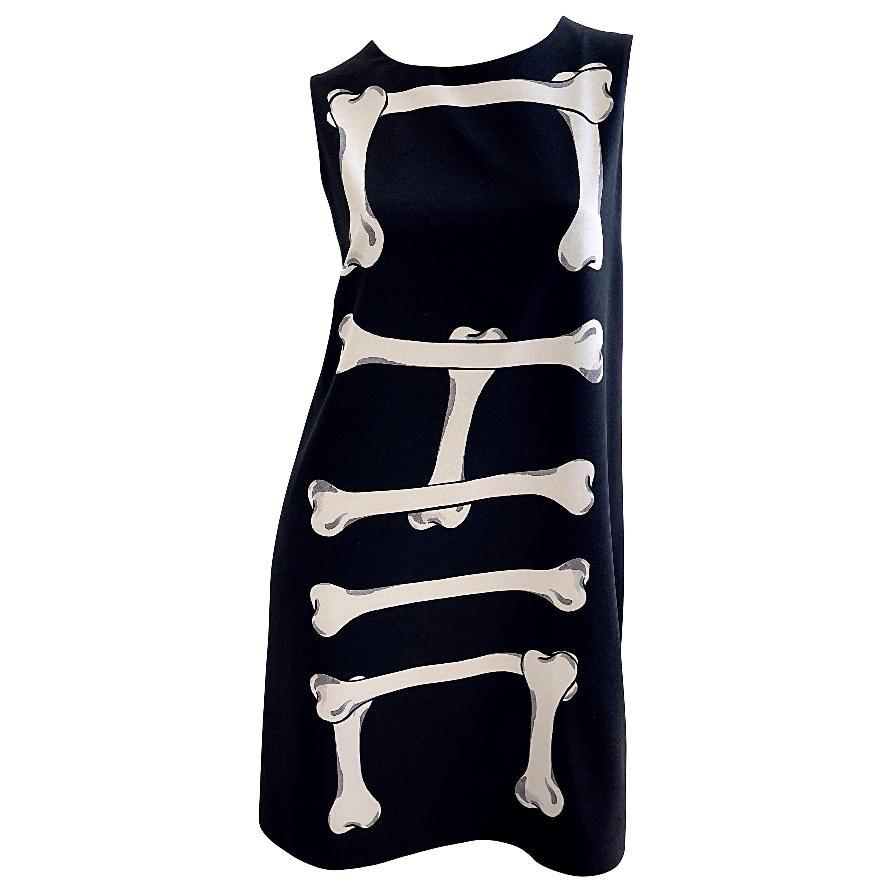 Moschino Cheap & Chic 2000s Größe 10 No Bones About It Schwarzweißes Skelettkleid im Angebot