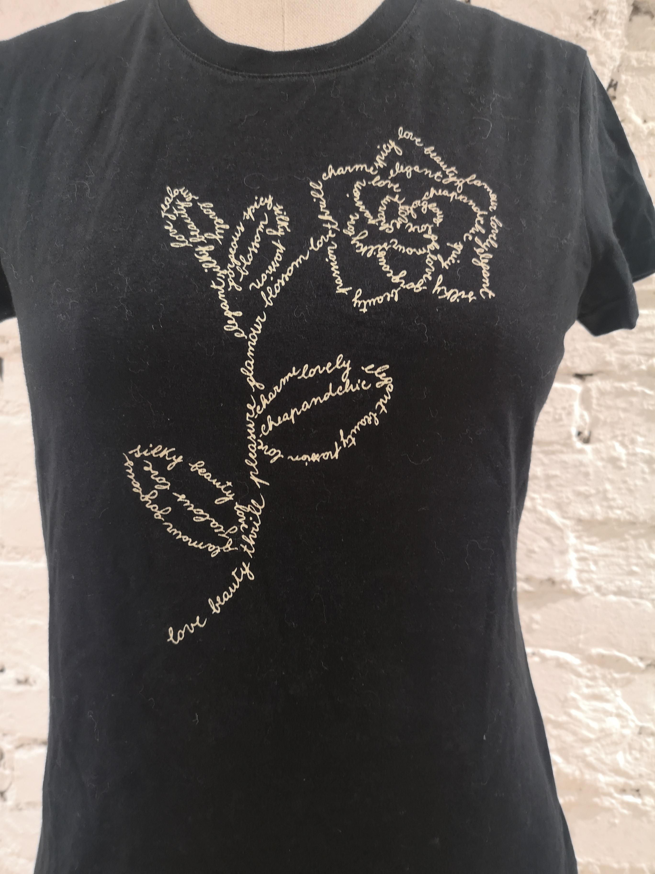 Moschino Cheap & Chic T-Shirt aus schwarzer Baumwolle
vollständig in Italien hergestellt in Größe S 