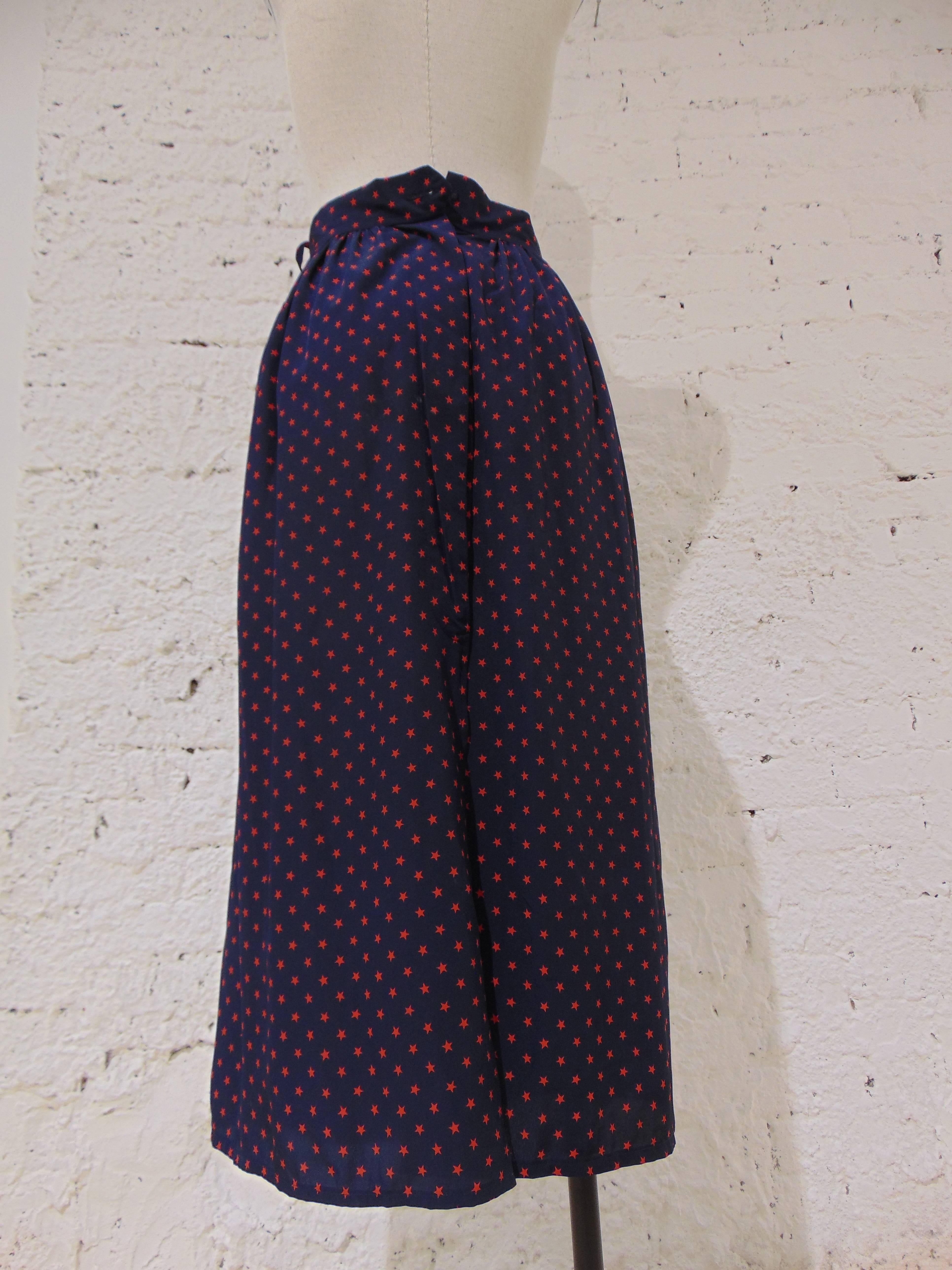 Black Moschino Cheap & Chic blu red stars silk skirt For Sale