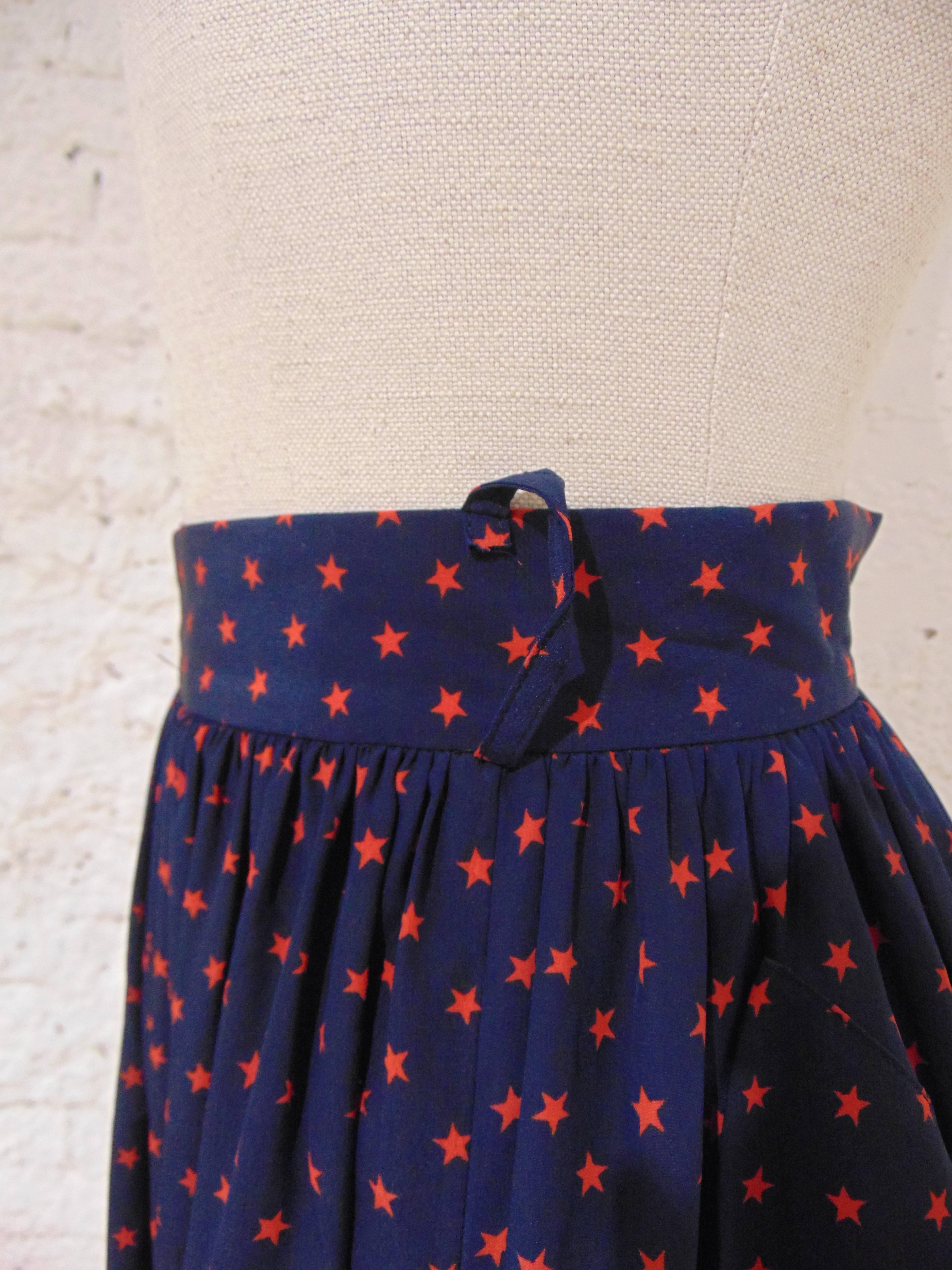 Women's Moschino Cheap & Chic blu red stars silk skirt For Sale