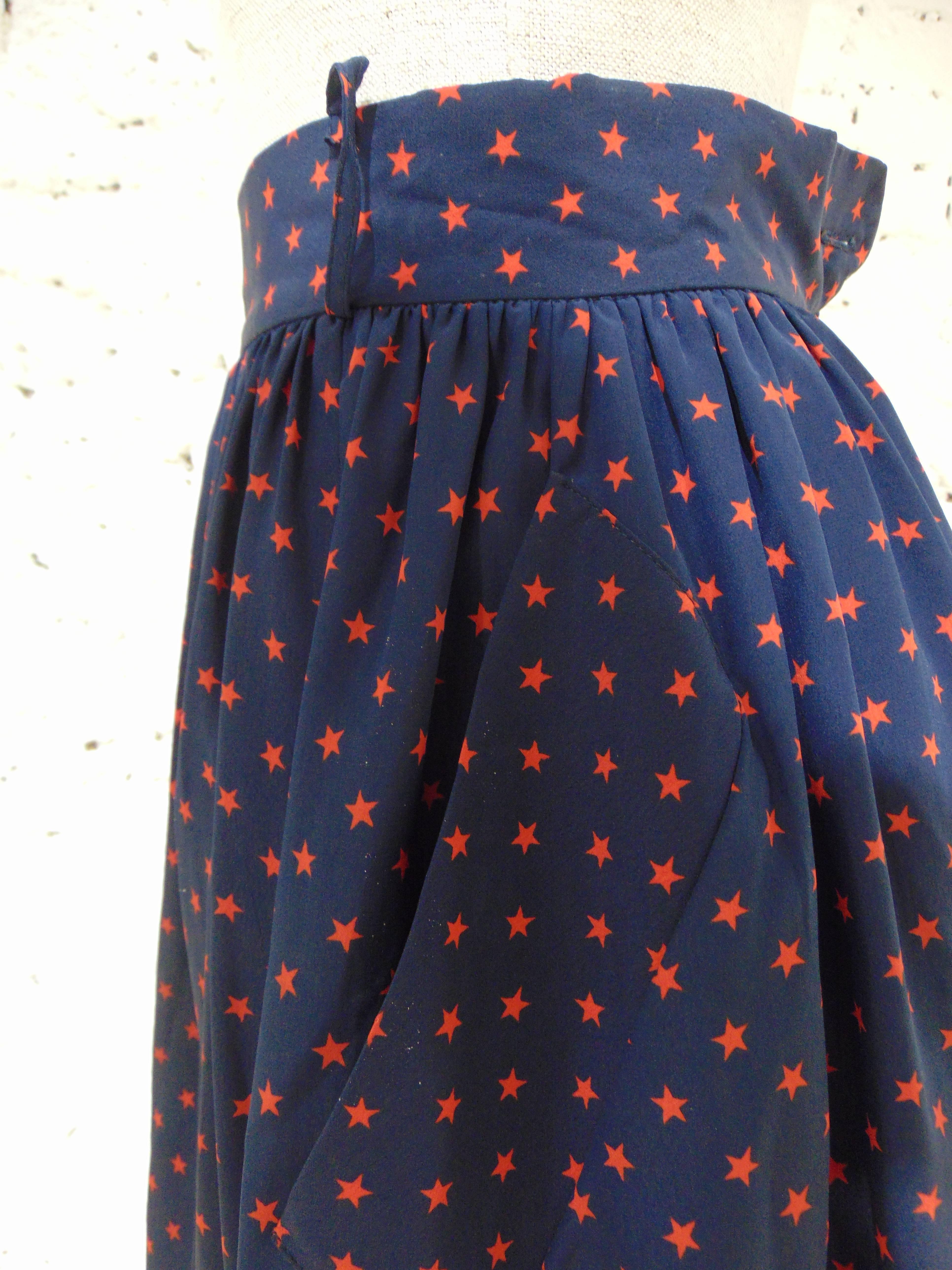 Moschino Cheap & Chic blu red stars silk skirt For Sale 2