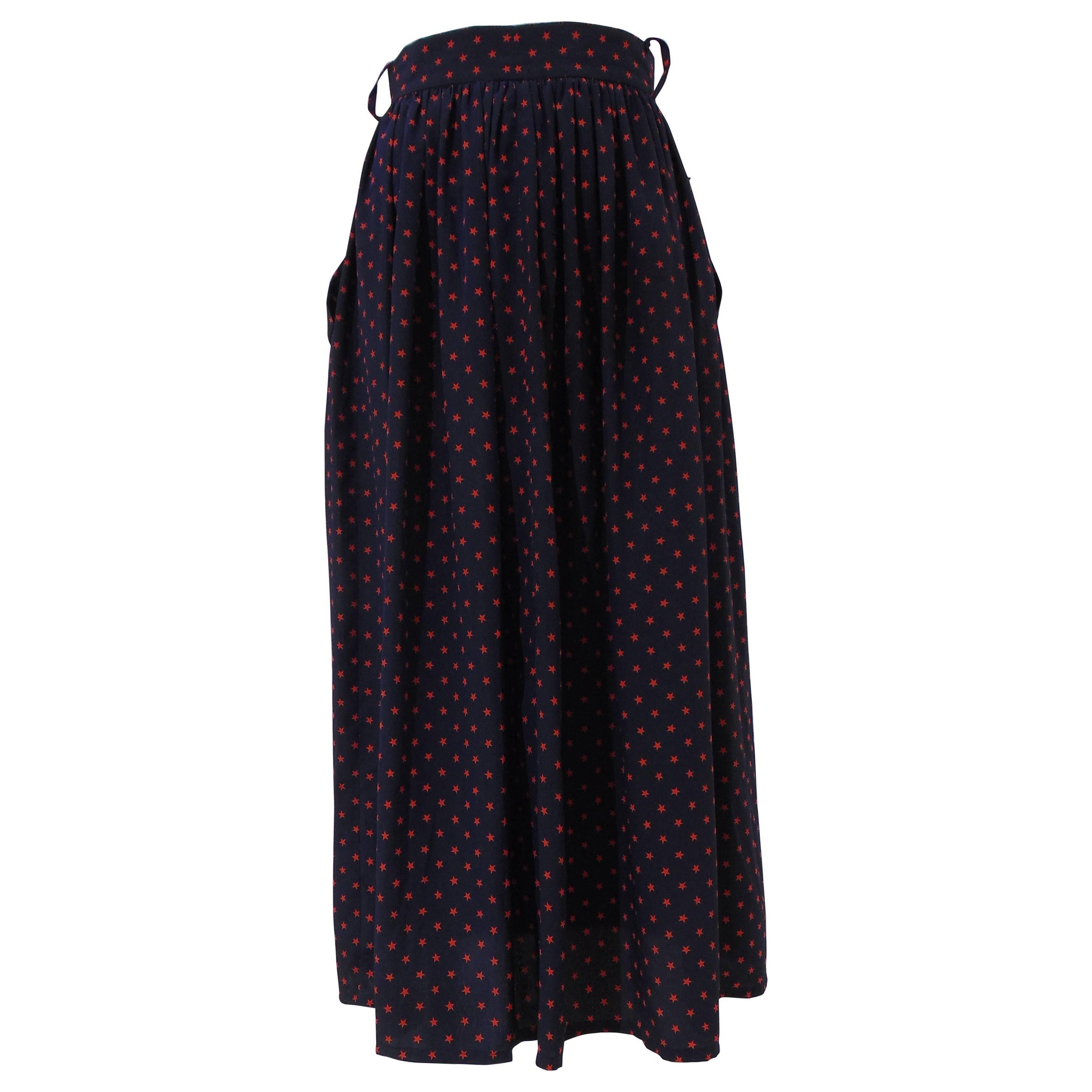 Moschino Cheap and Chic blu red stars jupe en soie en vente
