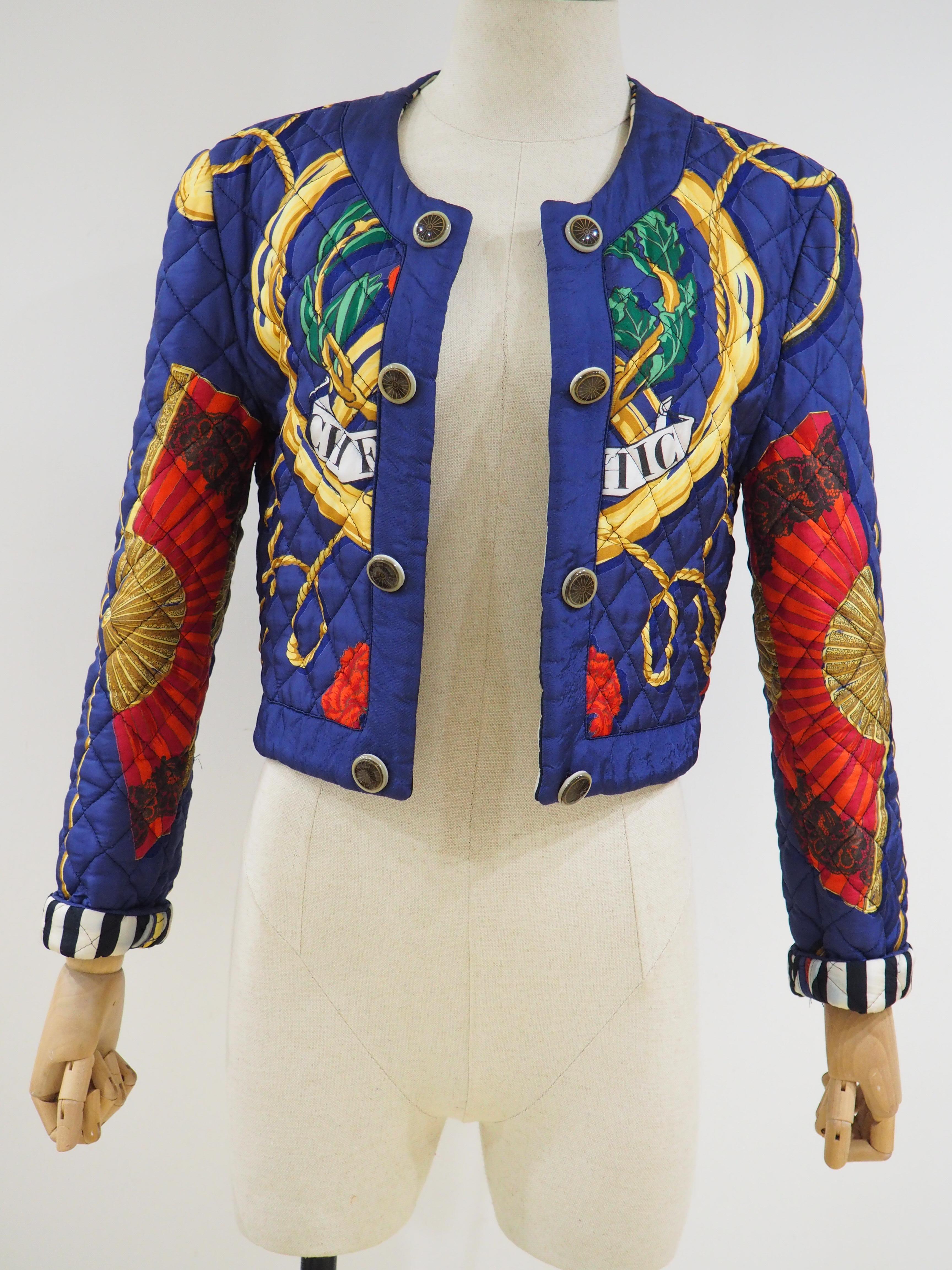 Moschino Cheap & Chic blue multicoloured jacket
totally made in italy in size 44
composition: Rayon