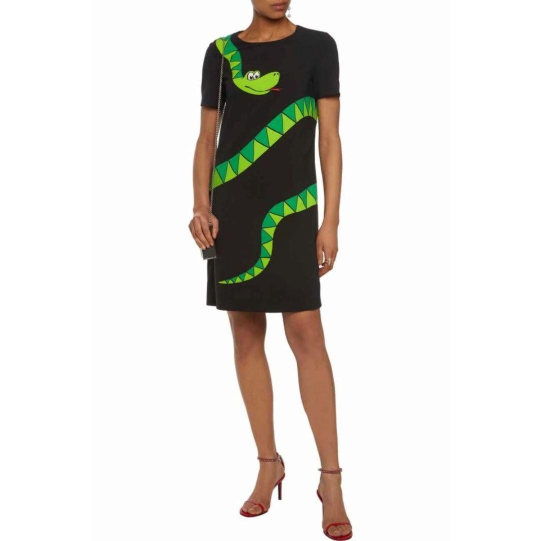 Vestido estampado serpiente azul Moschino Cheap and Chic Talla EU 38 en Excelente estado para la venta en Amman, JO