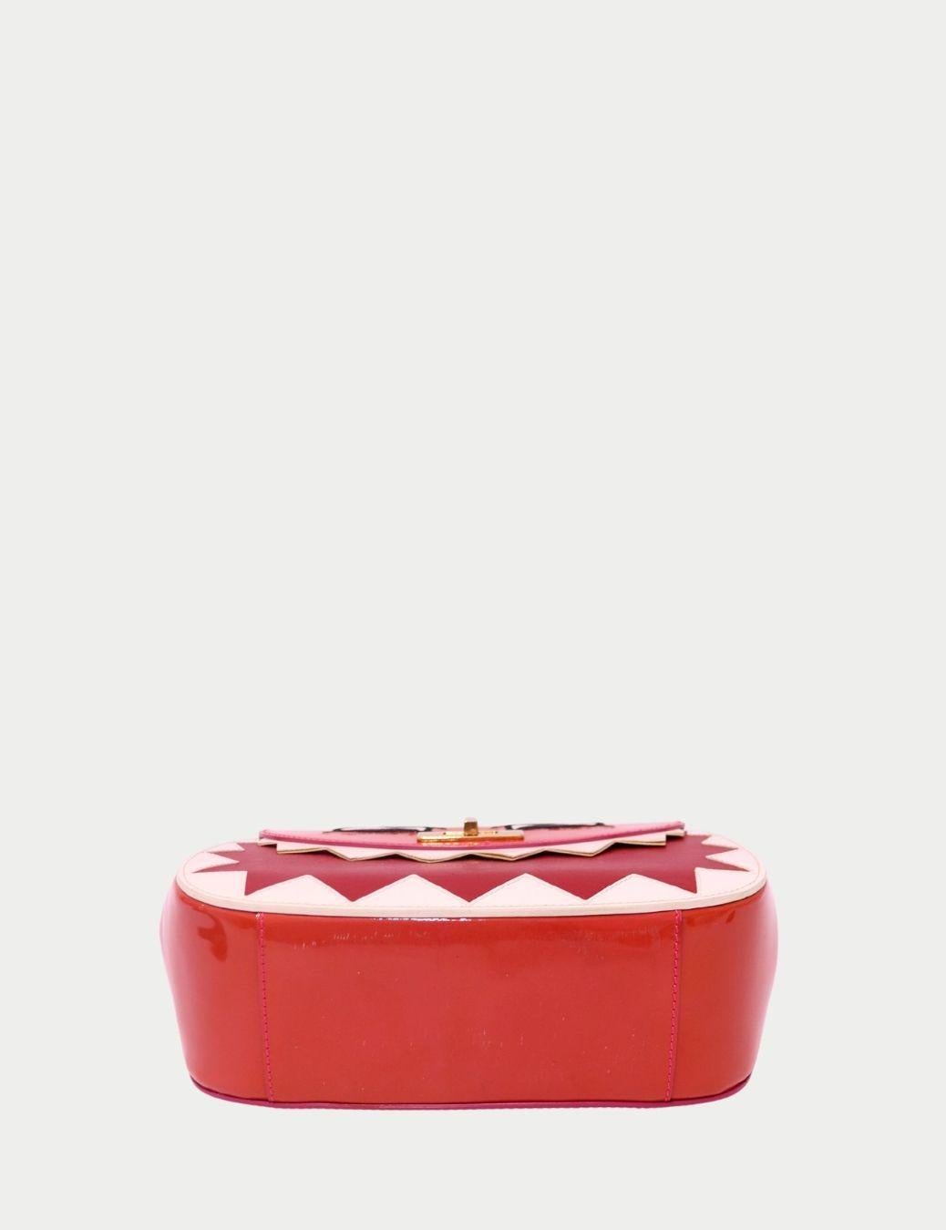 Moschino Cheap & Chic “Dino” Red Patent Leather Bag Pour femmes en vente