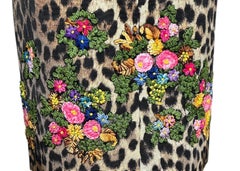Moschino Cheap and Chic Kleid mit Leopardenmuster und gestickten Blumen